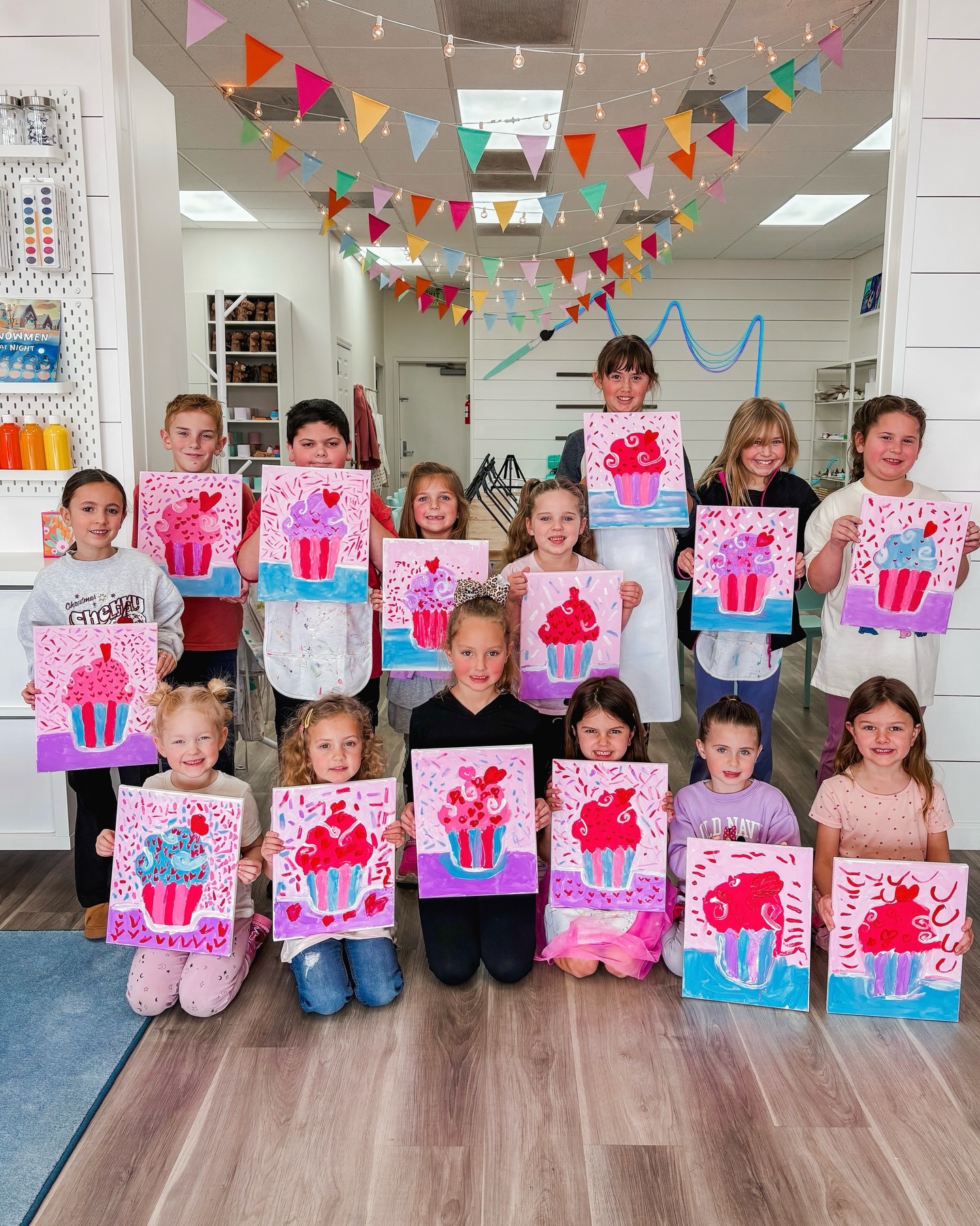 Cupcakes on canvas with the cutest homeschool artists around! Such a fun afternoon of creativity! 🧁💕