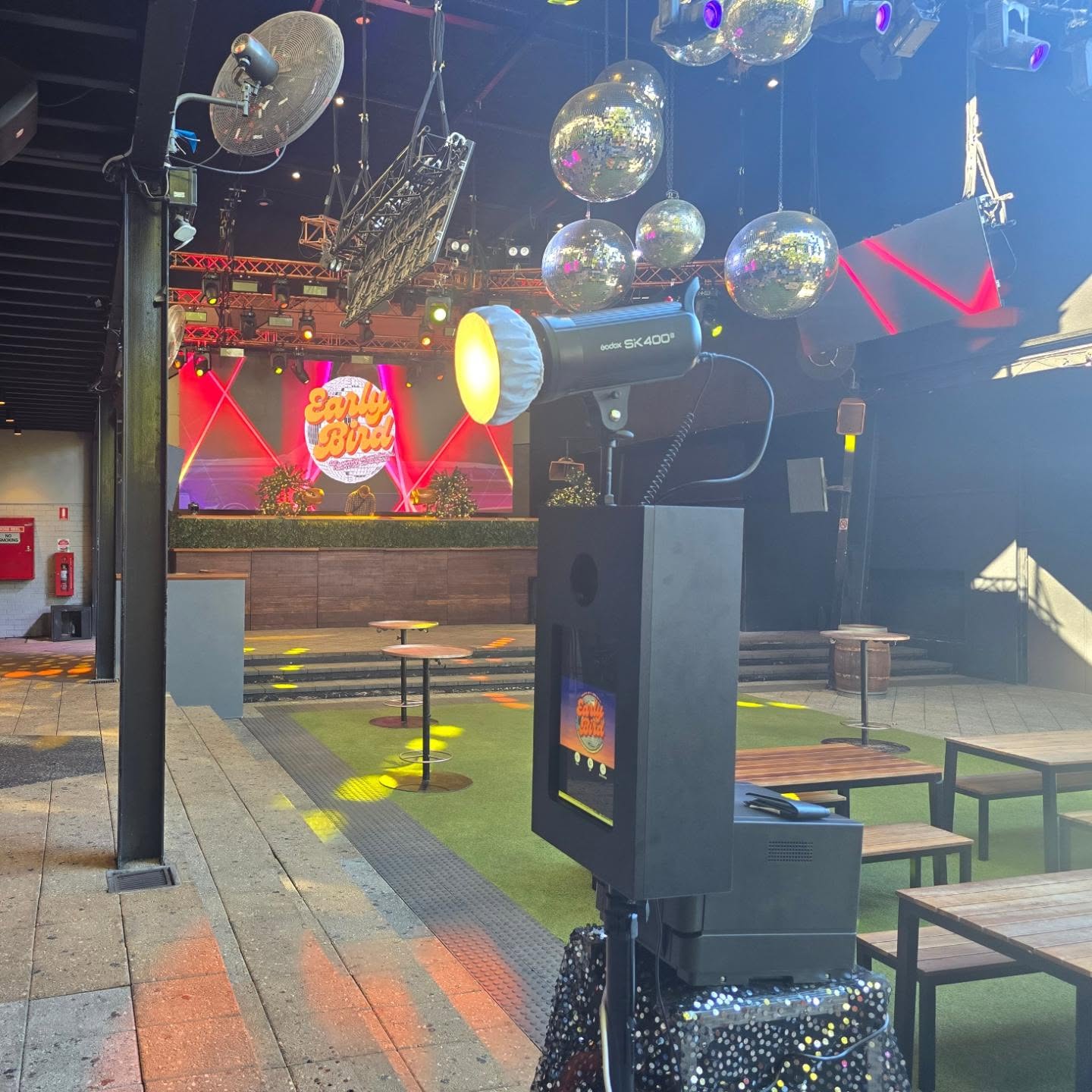 Photobooth at the Court.. Early Bird event for the seasoned party goers ๐ธ๐ค๐ perfect day and event to kick off a Saturday