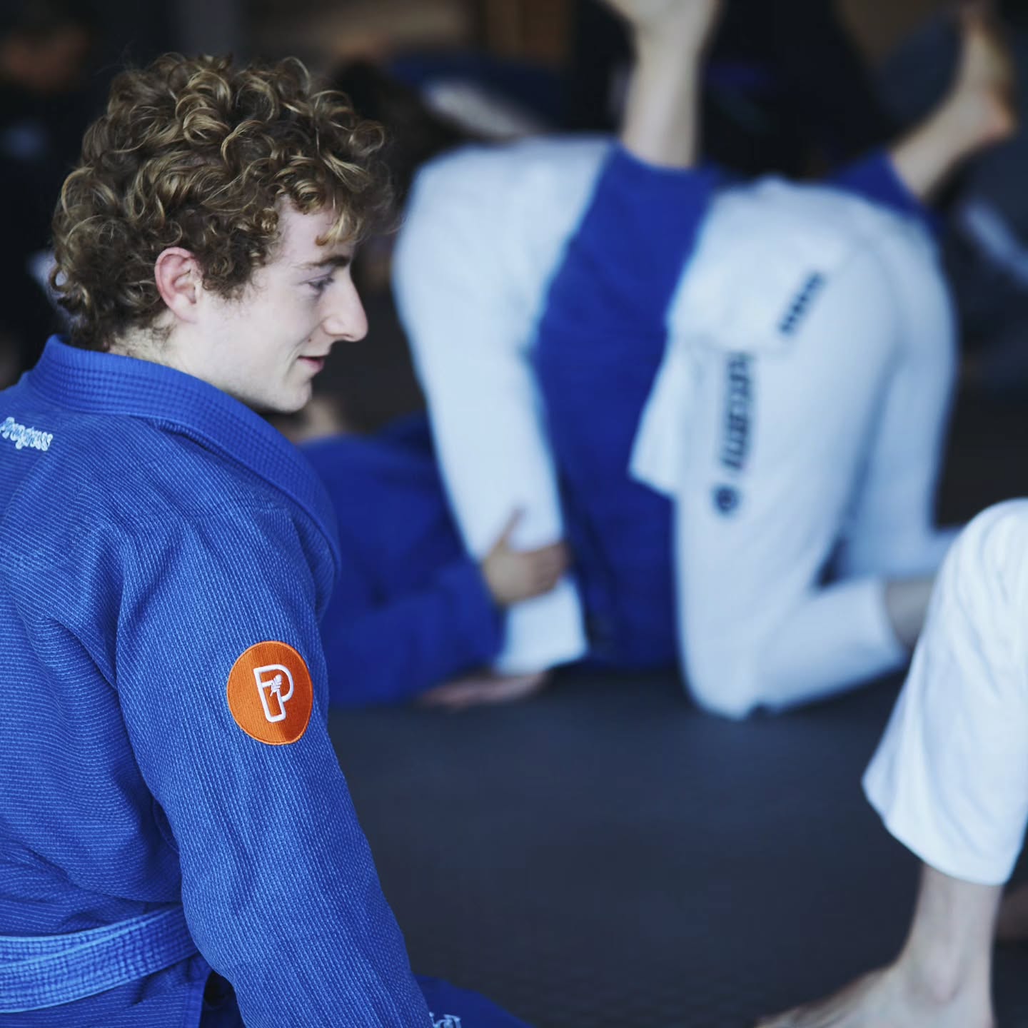 Meet Olly.
He and a friend found Rip & Roll online and came along without knowing anyone else.
“A bundle of fun with the freedom to do what you want, when you want.”
Ollie wanted to step outside his comfort zone while enjoying a holiday that combined his passions — jiu-jitsu, great food, and new experiences. What he found was a week that felt open, relaxed, and easy to settle into.
One moment that really stood out was the sunset rolls.
Training as the light dropped, with incredible views all around — simple, memorable, and hard to beat.
By the end of the week, his jiu-jitsu felt sharper, and after catching his first few waves, he discovered a new love for surfing too.
Rip & Roll is about balance — learning, moving, switching off, and enjoying the time in between.
🌊🥋
Came without knowing anyone. Left feeling right at home.