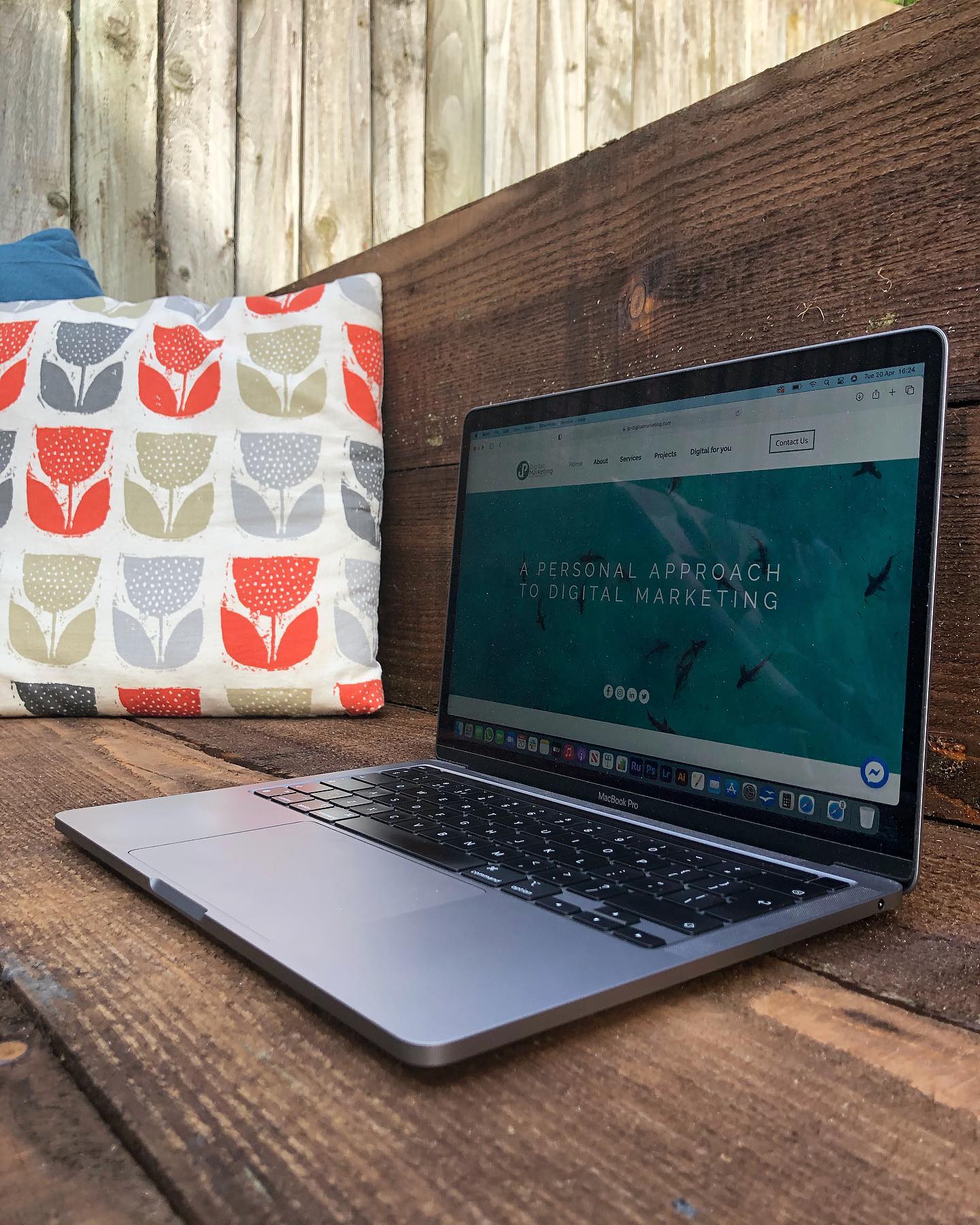Who else is loving this weather!?
Working outdoors is helping the good vibes. π€π½ππ
#JPDigitalMarketing
#marketingonline #digitalmarketing #smartgoals #southwestbusiness #exeterbusiness #bristolbusiness #apple #ps #photoshop #socialmedia #socialmediamanagement #design #digital #plan #strategy #lovenorthdevon #devonlife #digitalstrategy #bristol #bath #smallbusiness #outdoorworking