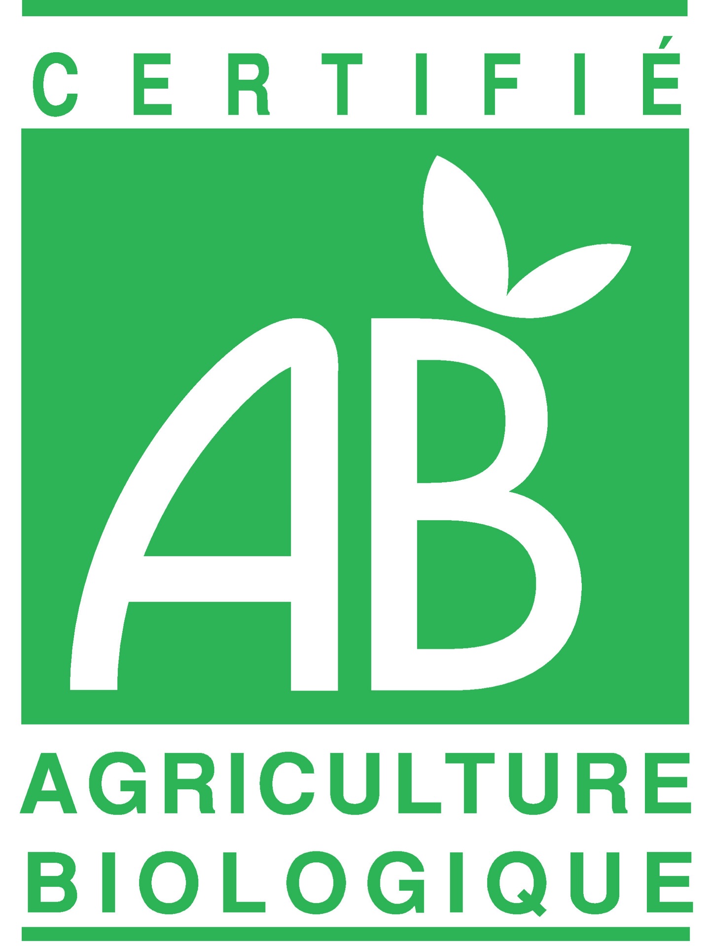 🌱 Bonne nouvelle au rucher : c’est officiel, je suis certifiée AB ! 🌱
Depuis le début de mon installation, je travaille selon les principes de l’agriculture biologique.
Aujourd’hui, cette façon de faire est officiellement reconnue : à partir d’aujourd’hui, tout ce que je produis sera certifié AB.
Le bio n’est pas une médaille du « mieux que »,
De très belles pratiques existent aussi en apiculture et plus largement en agriculture conventionnelle.
Le bio est avant tout un choix personnel : celui de faire reconnaître et encadrer ma manière de travailler.
👉 Concrètement, le bio, c’est quoi ?
• un cahier des charges précis et exigeant
• des contrôles rigoureux et réguliers
• une traçabilité totale : emplacements des ruches, matériel utilisé, pratiques, interventions…
• des vérifications documentaires et sur le terrain
• une grande rigueur au quotidien
Ce label ne change pas mon travail :
il officialise et encadre strictement ce que je fais depuis le début.
Le bio n’est ni une vérité unique, ni une opposition aux autres pratiques.
Pour moi,c'est surtout un choix personnel, un cadre clair et exigeant qui correspond à ma vision du métier et à la façon dont je veux prendre soin de mes abeilles.
Merci à celles et ceux qui me font confiance 🐝🍯
#agriculturebiologique #apiculture #controles #tracabilite #bio
