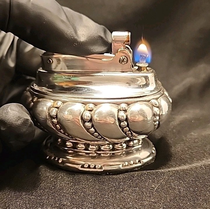 Discover rare collectible lighters & ashtrays! Featuring Ronson Crown silver table lighter, WWII Wind Master, Neff & Co. petrol pocket, plus MCM Rosenthal Netter ceramic ashtray set from Italy✨ #VintageLighters #Collectibles #MCM #Ronson #Rosenthal #Ronson #TableLighter #Ceramic #ArtPottery #PetrolPocket
https://ebay.us/m/qWs4GU