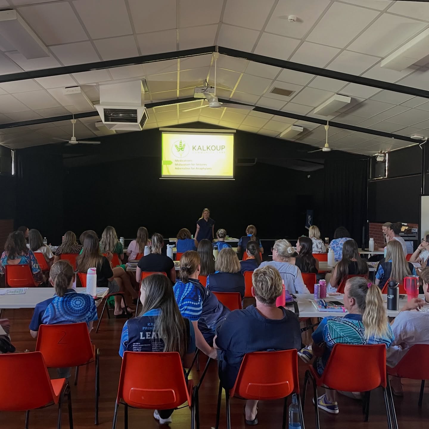 A huge thank you to Kalamunda Education Support Centre for welcoming Siobhan in to train your incredible staff.
It was a privilege to support your team with hands-on, practical education covering:
• Enteral feeding
• Midazolam administration
• EpiPen use
This kind of training matters.
When staff feel confident, supported, and clinically capable, it directly translates to safer care and better outcomes for the young people they support every day.
We love partnering with schools and services that genuinely invest in their teams for the passion of their role and empowerment, not just to tick a box 💙
Thank you for your trust, your engagement, and your commitment to best practice.
Here’s to confident, empowered educators, and calm, capable responses when it matters most 👏