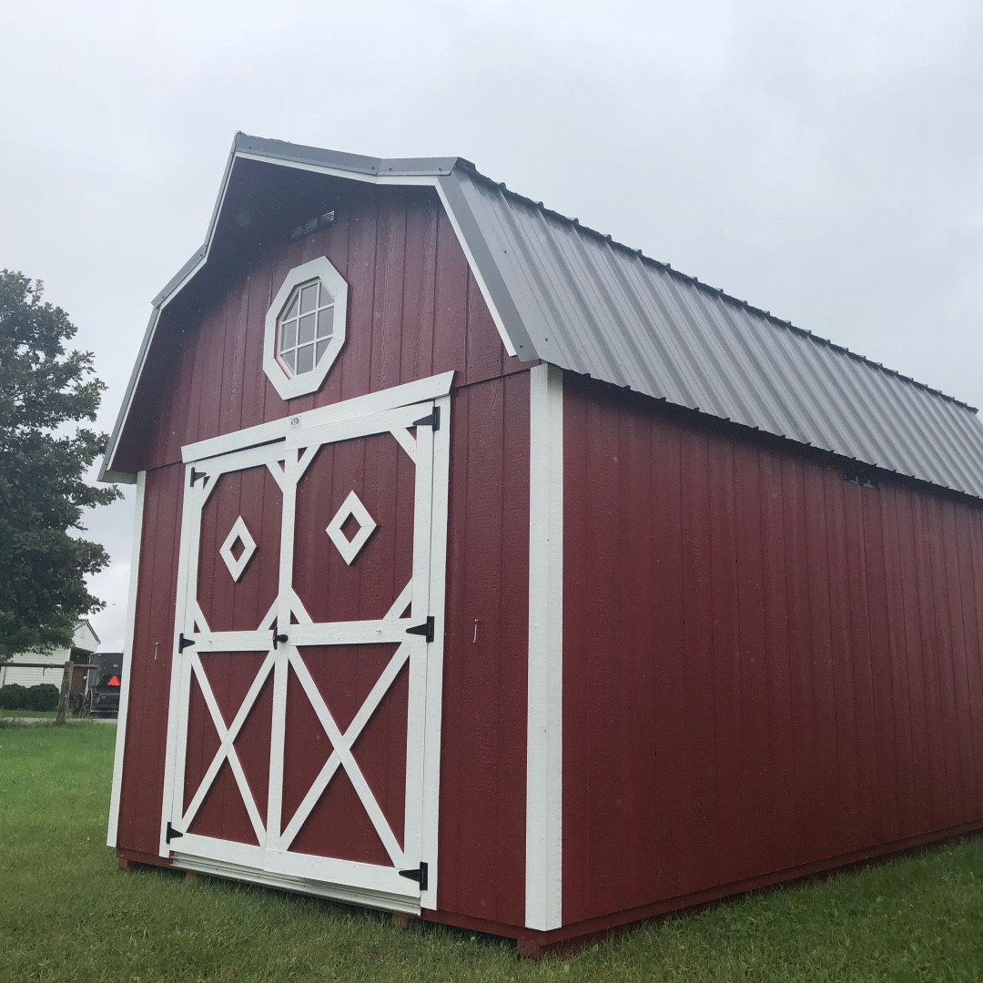 Our new “quilt barn”. Custom order yours today & add a porch! #minibuildings #sheshed #mancave #garage #shed #backyard #backyarddesign #custom #kmb