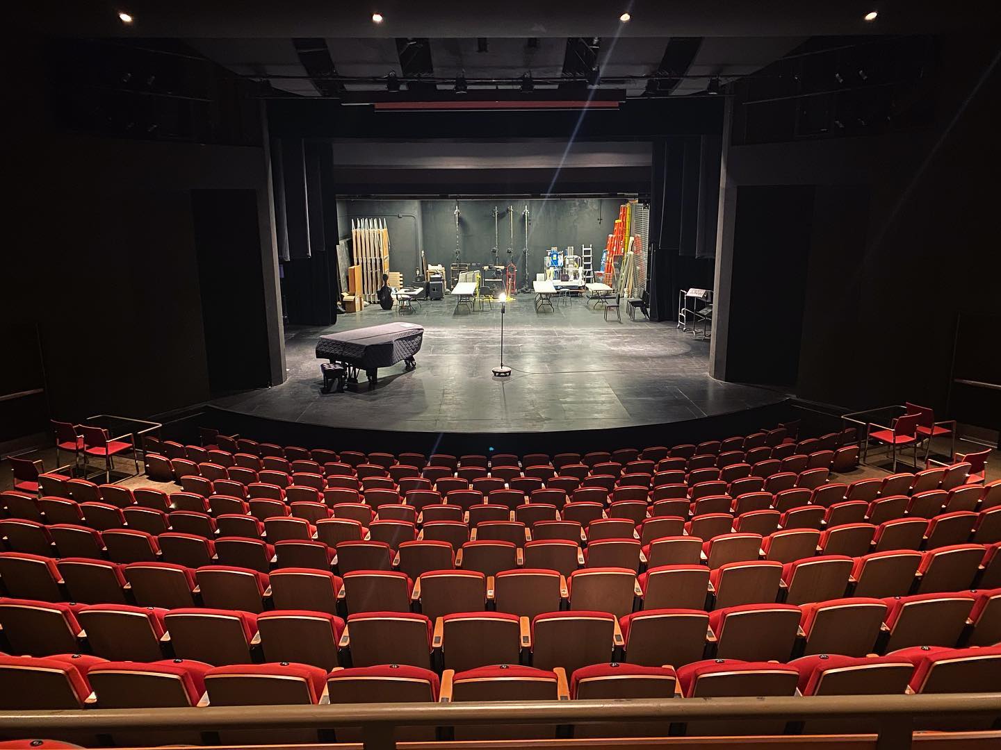 Performances this week at Lincoln Performance Hall at PSU campus!
Thursday, December 2nd at 7:30pm, I’ll be making my PSU conducting debut with the University Band. Music by John Mackey, Robert Sheldon, Sousa and more!
Friday, December 3rd at 7:30pm, I’ll be performing with the PSU Symphony Orchestra. Music by Florence Price, William Grant Still, Jelly Roll Morton, Toru Takemitsu and many others!
Join us as we welcome these wonderful students back to the stage to share live music with all of you once again! They have been such an inspiration to me with all the hard work they’ve done this term; see you there! 🎻
(Zoom in to see if you can spot my cello!)