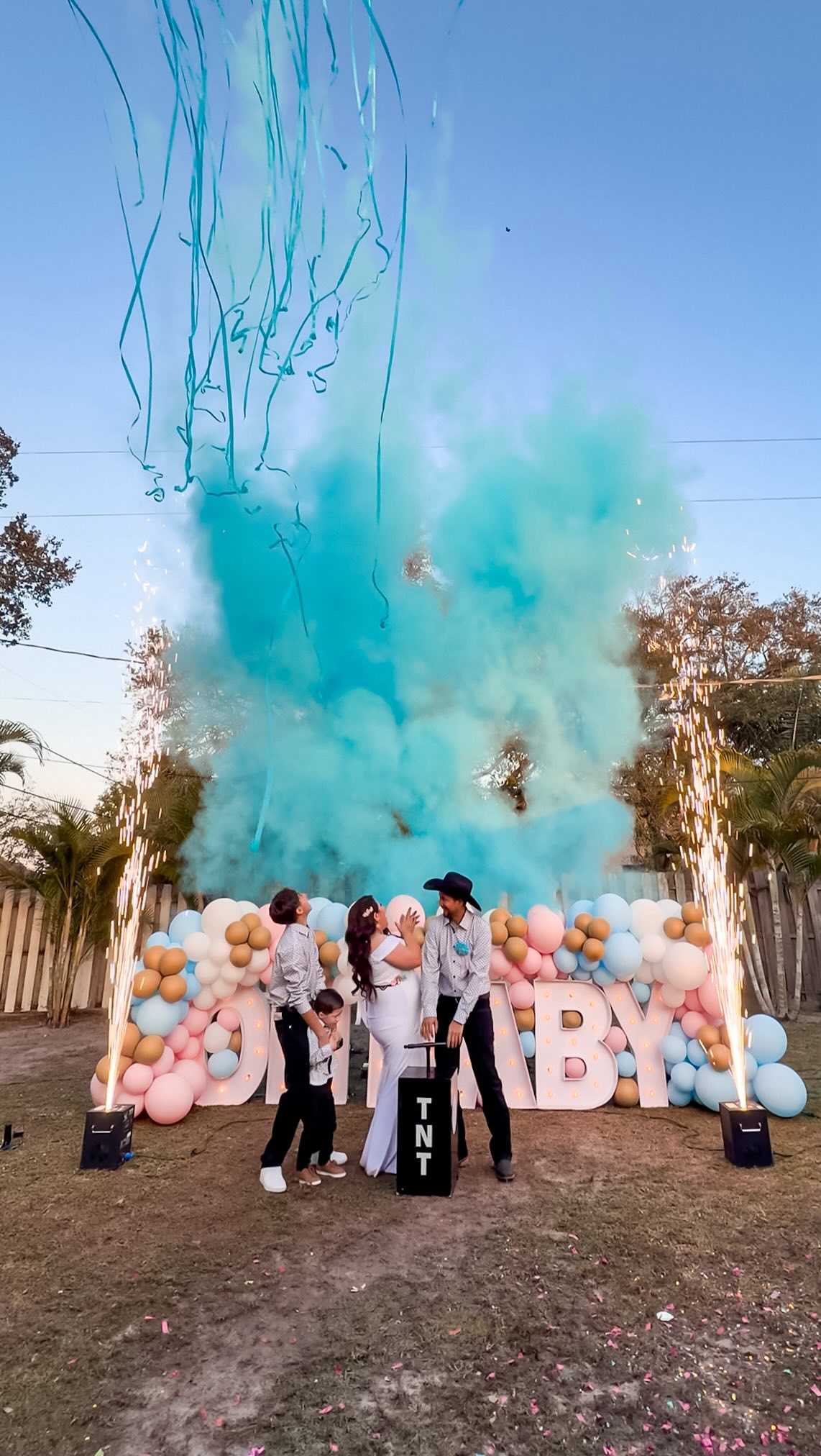 A baby boy on the way 💙 Celebrating with tradition, love, and unforgettable moments.🇲🇽✨
.
.
.
#genderreveal #genderrevealmiami #genderrevealorlando #revelaciondesexo #genderrevealparty