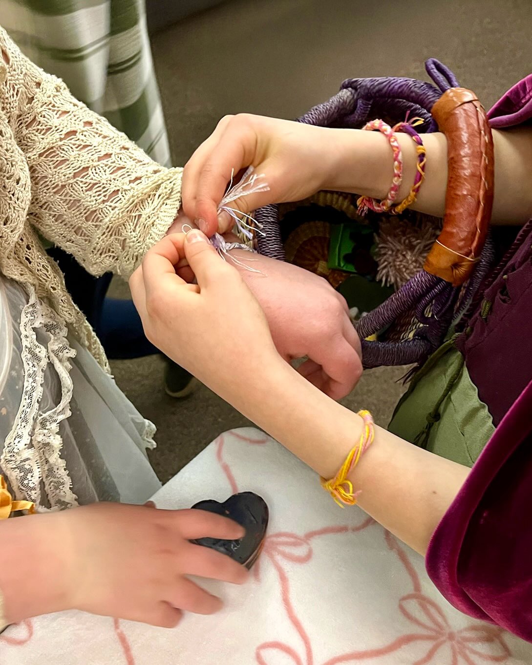 🧺✨In Waldorf education, we begin with the whole. Before studying money, we first travel back to a time before money existed, when people met their needs through bartering. As part of this work, our third graders created intentional, handmade items and prepared their own “shops.” They practiced how to welcome others, use polite language, communicate clearly, and engage respectfully in exchange. The Bartering Fair became a lively and meaningful experience, rich with creativity, social learning, and a deepened understanding of how human exchange began.✨🤝
Photo credit: Astrid F.
#ECS #eastsidecommunityschool #waldorf #gradethree #barteringfair