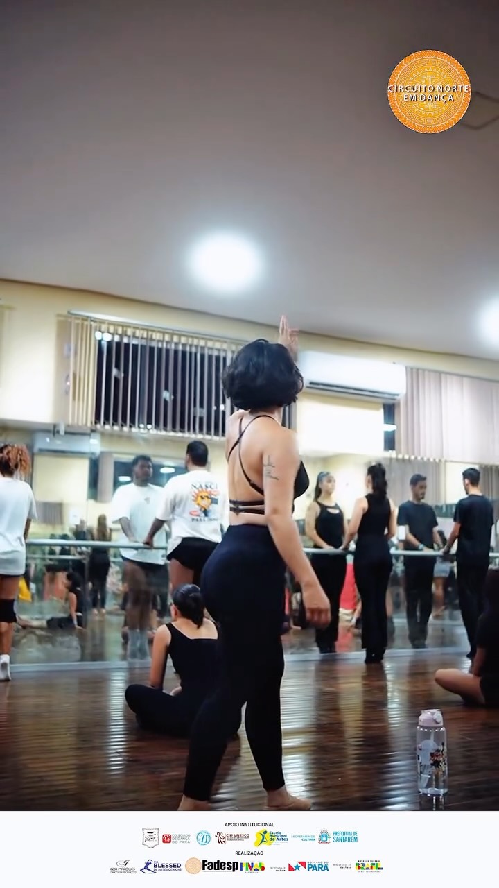 A Escola Municipal de Artes Emir Bermeguy recebeu oficinas do Circuito Norte em Dança Itinerante, em Santarém.
Workshop de Jazz, com Letícia Paixão.
CND, o palco da dança na Amazônia ✨