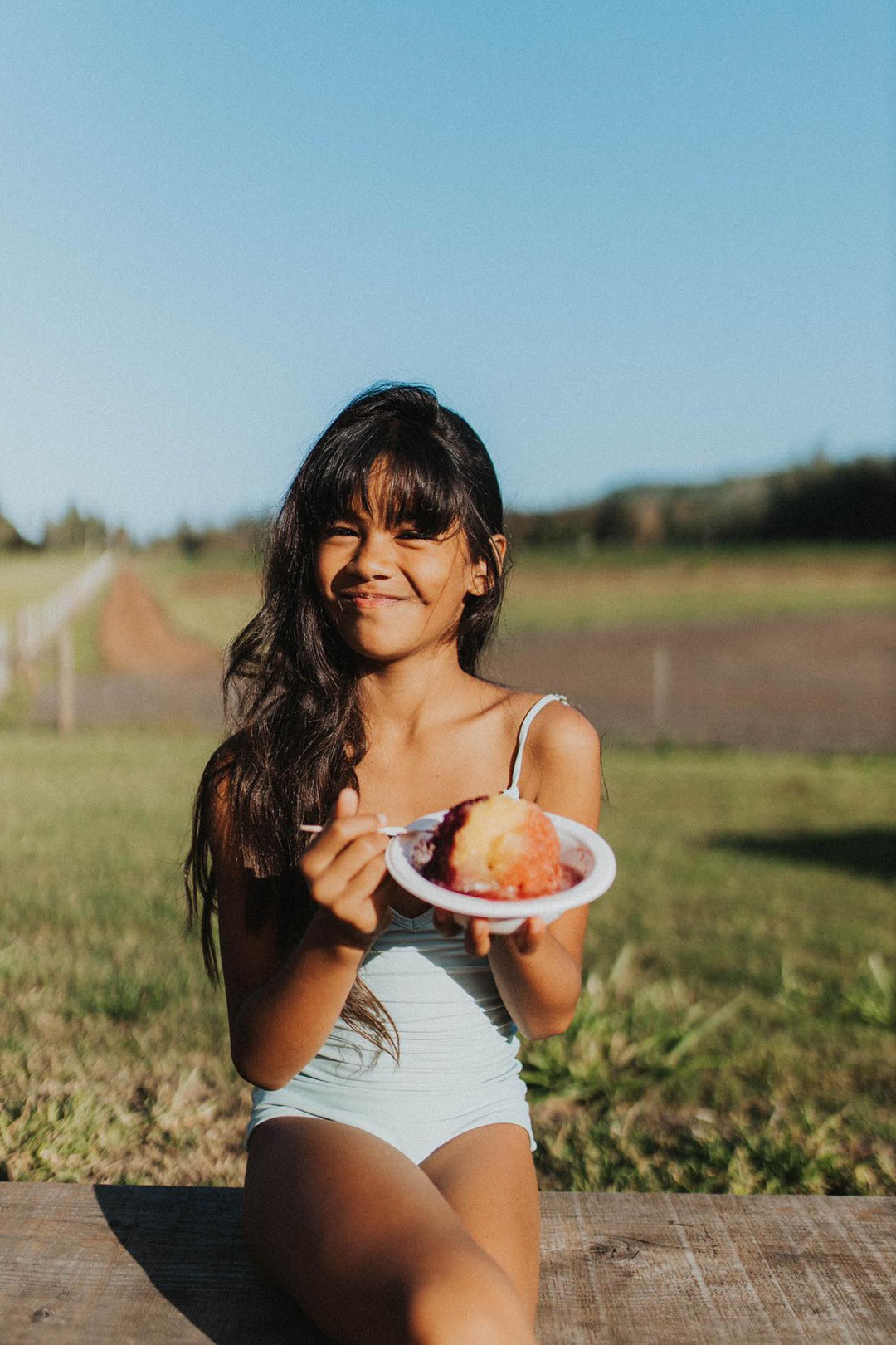 It's all smiles here on the farm 😃🍧
👧🏽 @homeschooledkeikis
📸 @anelaleephoto
📍Kuilima Farm
. . .
#kulashaveice #kulashaveicens #shaveice #shaveicelovers #coldbrew #kahuku #onokinegrindz #foodie #hawaifoodies #foodstagram #foodiesofinstagram #hawaiisbestkitchens #localkinegrindz #hawaiieats #oahueats #oahufoodie #eathawaii #honolulueats #hawaiistagram #whattoeatinhawaii #808eats #northshore #farmtotable #supportlocal #smallbusiness #dessertmenu #fruit #organicfood #summerinhawaii