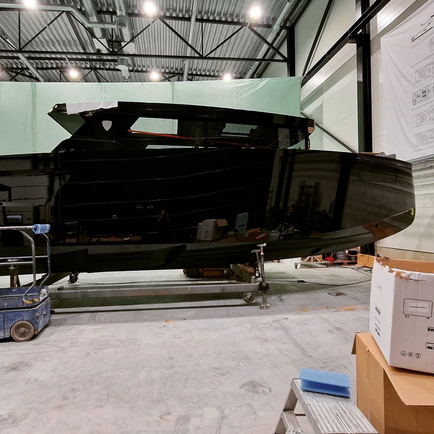 Windows installed on Brizo Yachts BY40SC OB
#brizoyachts #brizo #aluminiumboat #aluminumyacht #fastyacht #volvopenta #mercurymarine #garmin #luxurytoys #luxuryyachts #monaco #cannes #mediterranlifestyle #bigtoys #bigboystoys #mercurymarine #gentlemanschoice #gentlemansride #madeinfinland