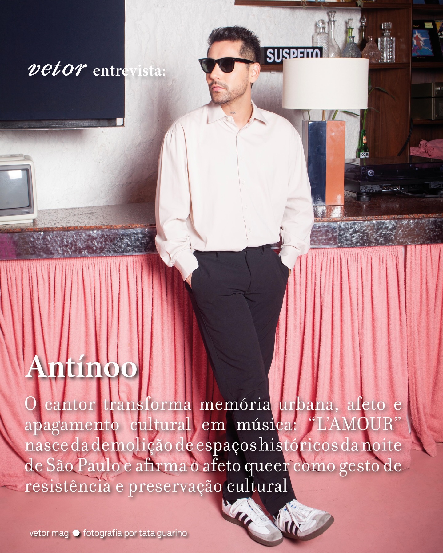 Antínoo transforma memória urbana, afeto e apagamento cultural em música.
Em entrevista exclusiva, conversamos sobre L’AMOUR — uma canção que preserva histórias que a cidade tenta apagar e celebra a pista de dança como espaço político queer.
Confira entrevista completa no site! link na bio 𑣲