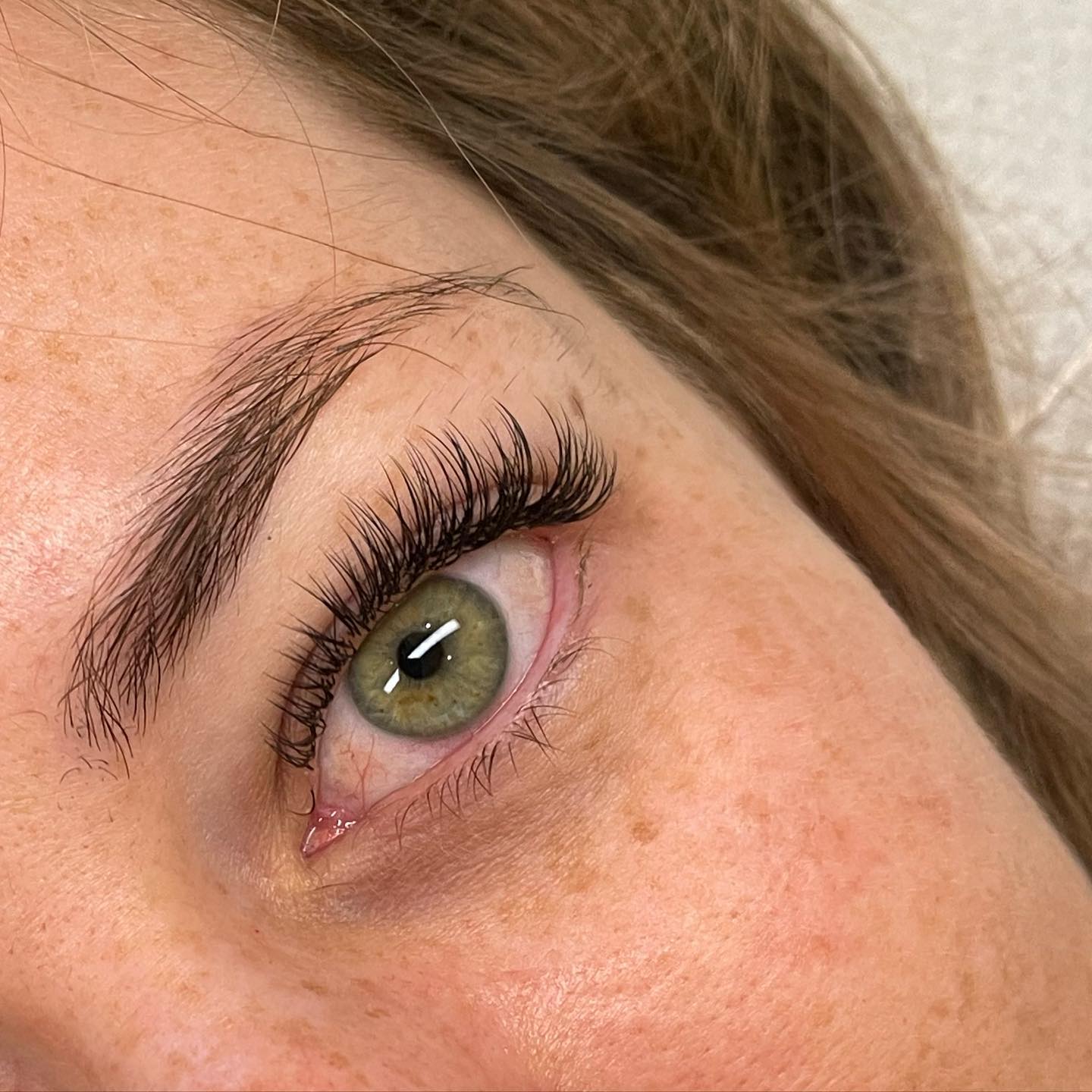 Custom classic extensions are a 1:1 ratio with endless styling options to best fit YOU and your lifestyle. Nothing better than simply enhancing natural beauty ✨🤞🏽😘