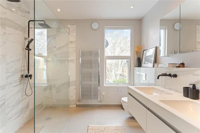 Chiswick House - master ensuite bathroom