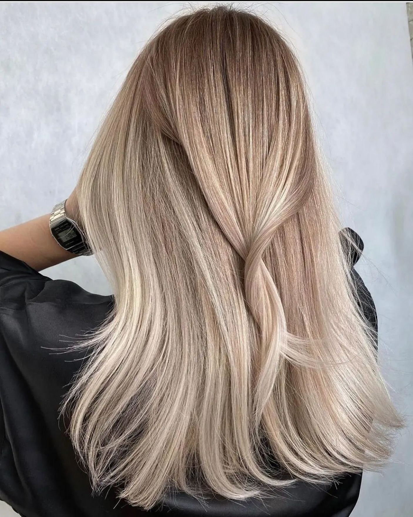 Ombré et patine après le retour des vacances 🌹☀️
Merci Lina ☀️
#blondie#blondiegirl#blond#blondhair#hair#hairtutorial#colorhair#paris#hairdresserparis#coiffeurparis#redken#loreal#schwarzkopf