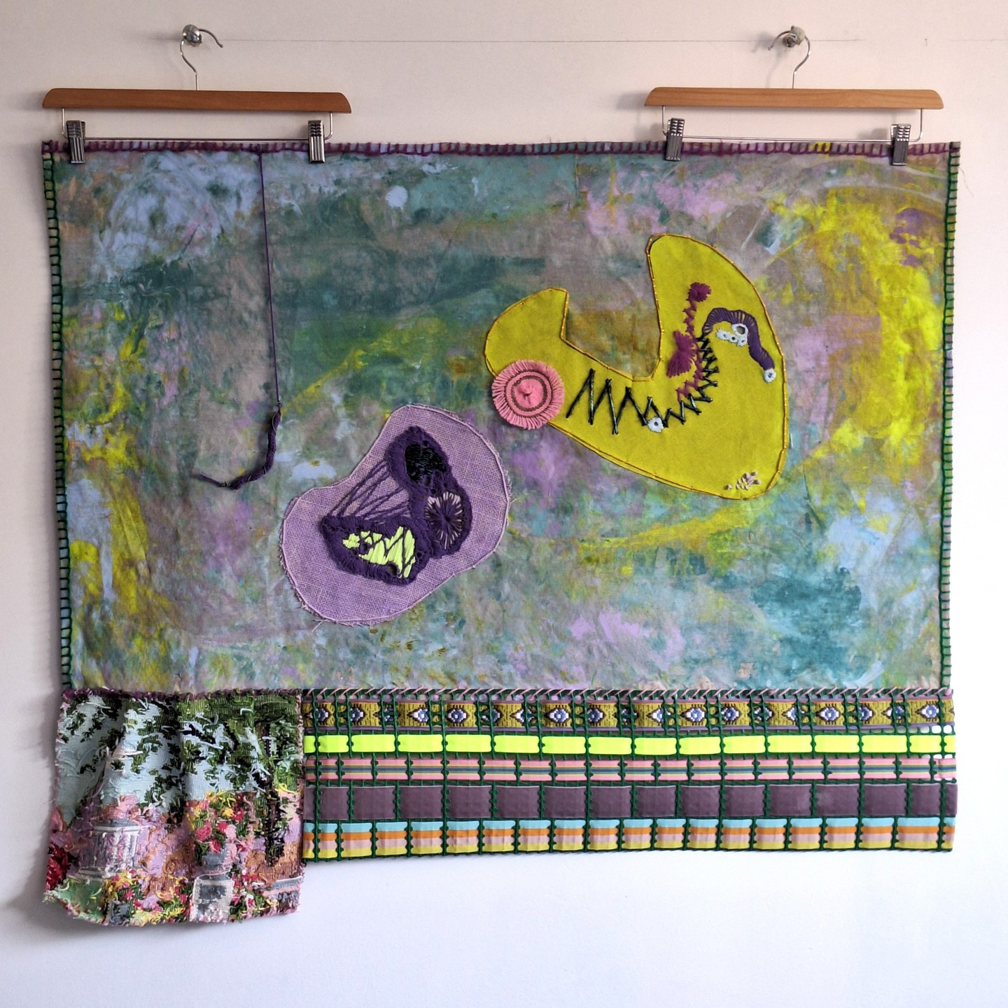 The last one
130x100 cm
Painting,canevas,embroidery,mix media
#contemporaryart #art #textileart #textile #museum #exhibition #embrodeiry #atelierdart #newcontemporaryart #frenchartist
#frenchartistwoman @adagp_#fiberartist #femaleartist #arch #artgallery