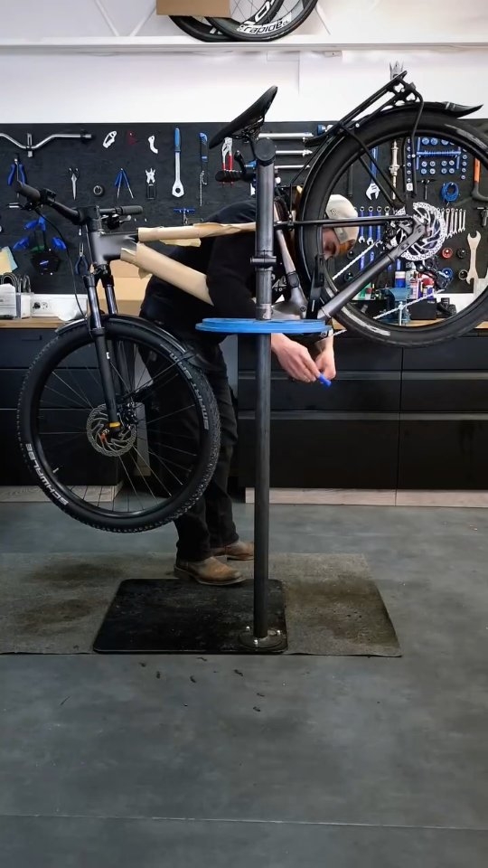 Ström på, leendet på. ⚡😎
Orbea URRUN 30
🔋 540 Wh batteri
⚙️ Shimano EP6 RS Gen2 motor
🦾 Shimano CUES 9-växlad
🔧 120 mm SR Suntour framgaffel
Monterad & justerad – redan såld ✅
👉 Team el-MTB eller team muskelkraft?
#orbea #mtb #ebike #elcykel #emtb