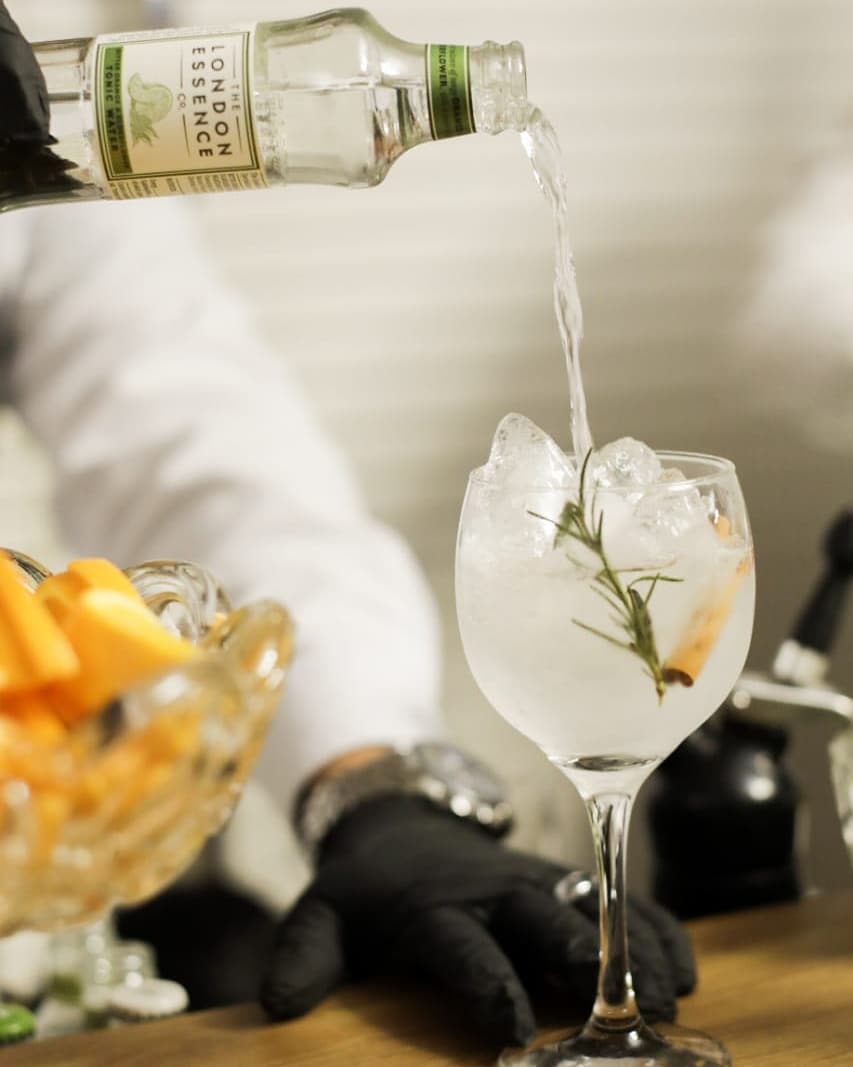 Gin & tônica no Aniversário da Rainha #QBOBrazil2019 #londonessence @londonessence_babr @ukinbrazil