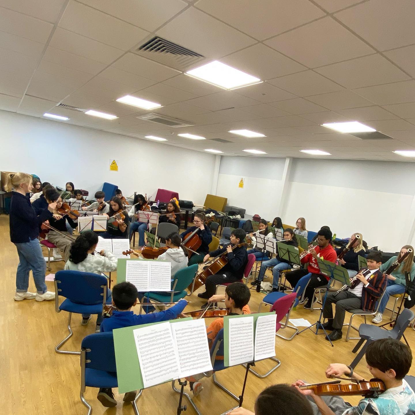 Welcome to the Harrow Young Musicians Instagram page!
Follow us to stay up to date with the high quality musical opportunities we are providing for young musicians in Harrow.
Meet the Philharmonic Orchestra, our most senior ensemble. Members of this group get the chance to play exciting and challenging orchestral repertoire and have several performance opportunities throughout the year.
The orchestra rehearse on Friday evenings and is suitable for young musicians playing at Grade 5 level and above, if youâd like to join get in touch!
#harrowyoungmusicians #musicinharrow #youngmusicians #youthorchestras #harrow