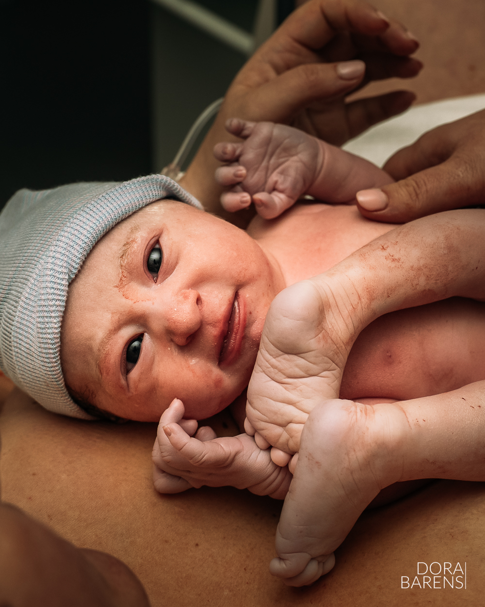 Those tiny feet didn’t end up there by accident. She was breech, curled up this way for months, and arrived just like that. A quick, natural birth and a mama who absolutely owned it.