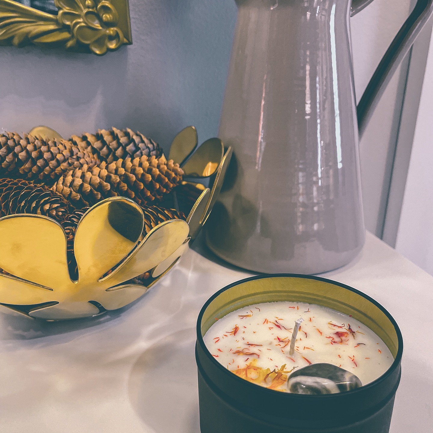 Brie Naturals
Candle Name : High Vibrations
Available Size : 8oz
Shipping Available 📦✈️
Dm To Order / More Info
#brienaturals #holidayseason #soywaxcandles #handpoured #connecticut #giftideas #hisorhers #homedecor #interiordesign #scentoftheday #supportlocal