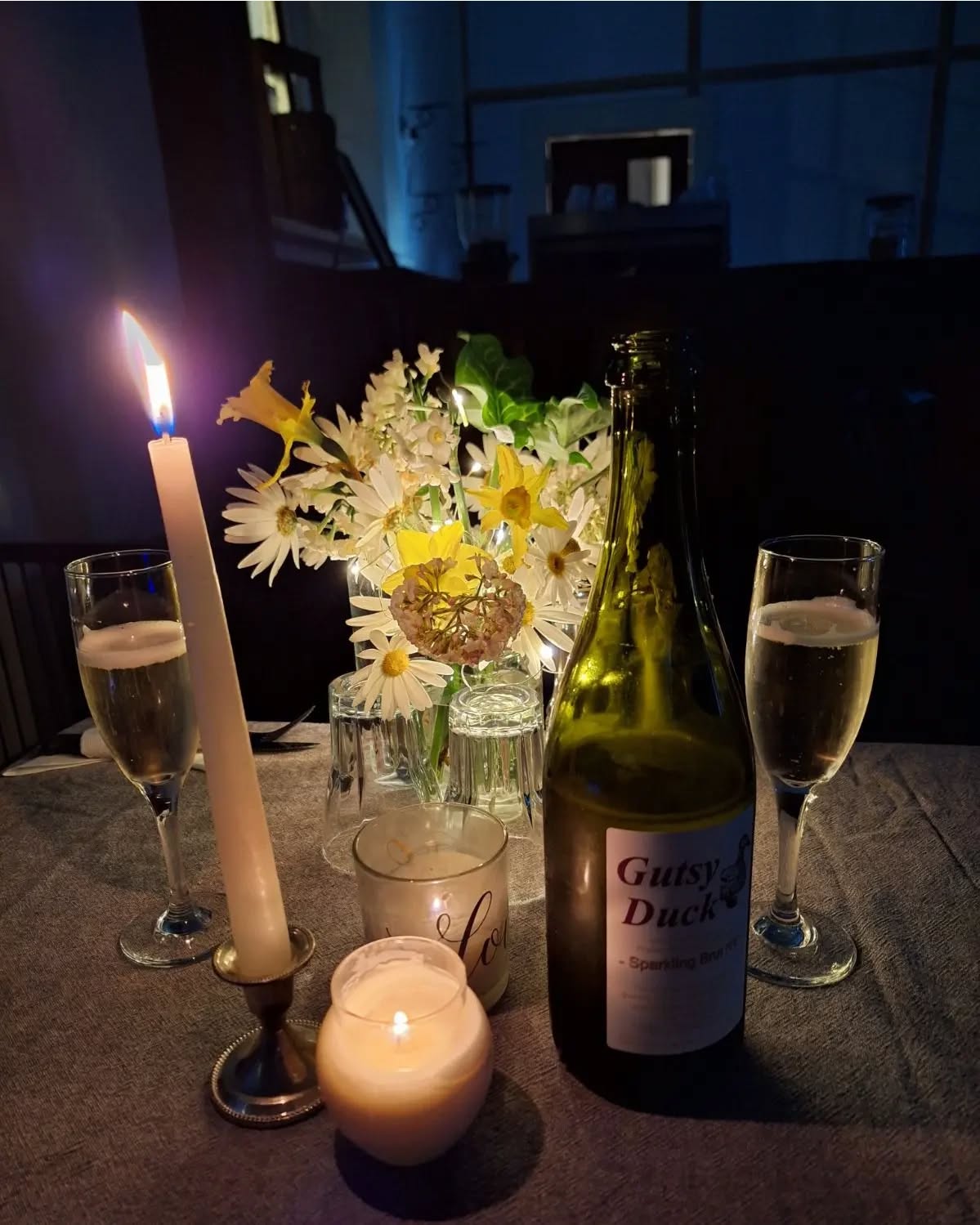 Where better for an Anniversary dinner than the #mounttorrenshotel, great people and best of all a bottle of Gutsy Duck bubbles