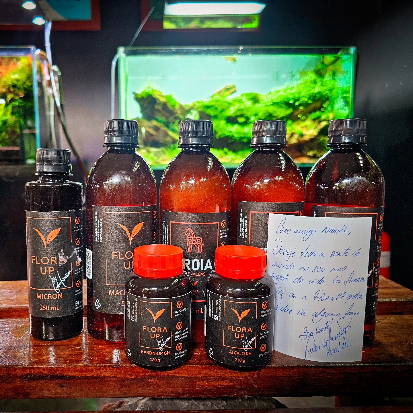 A Gift directly from Brasil.
The best thing about this hobby it's all the friends I am getting, all over the world, It's really an amazing community.
Thank you @edufonseca_na and @floraup_plantnutrition
Now let the Testing Begin!!!
#floraup
#fertilizer
#antialgea
#testing
#plantedtank
#aquascaping
#friendships
#friends
#gift
#plantedaquarium
#plants
#nutrion
