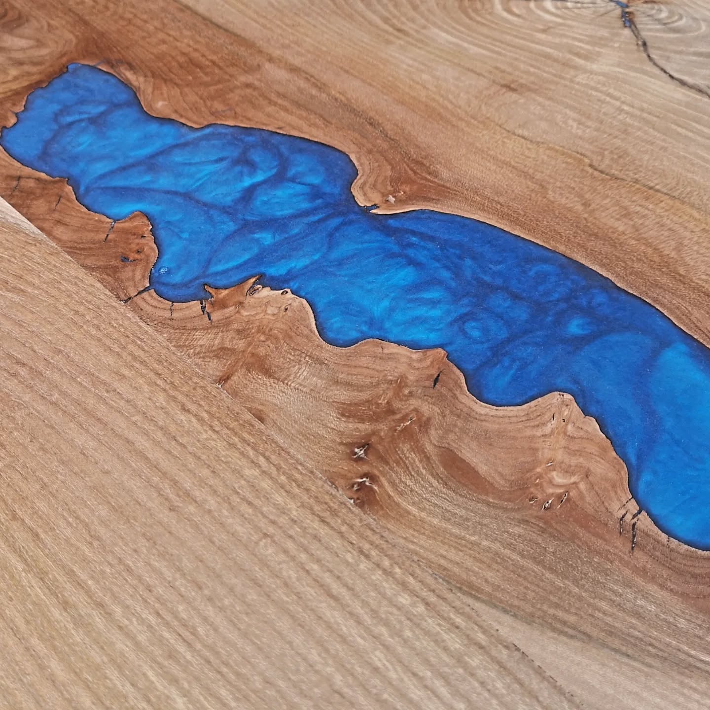 Resin affect is our latest river table 👌❤️
#swirl #resin #rivertable #blue #river #epoxy #epoxyresin #sheffieldfurniture #sheffield #bespoke #table #tablemakers