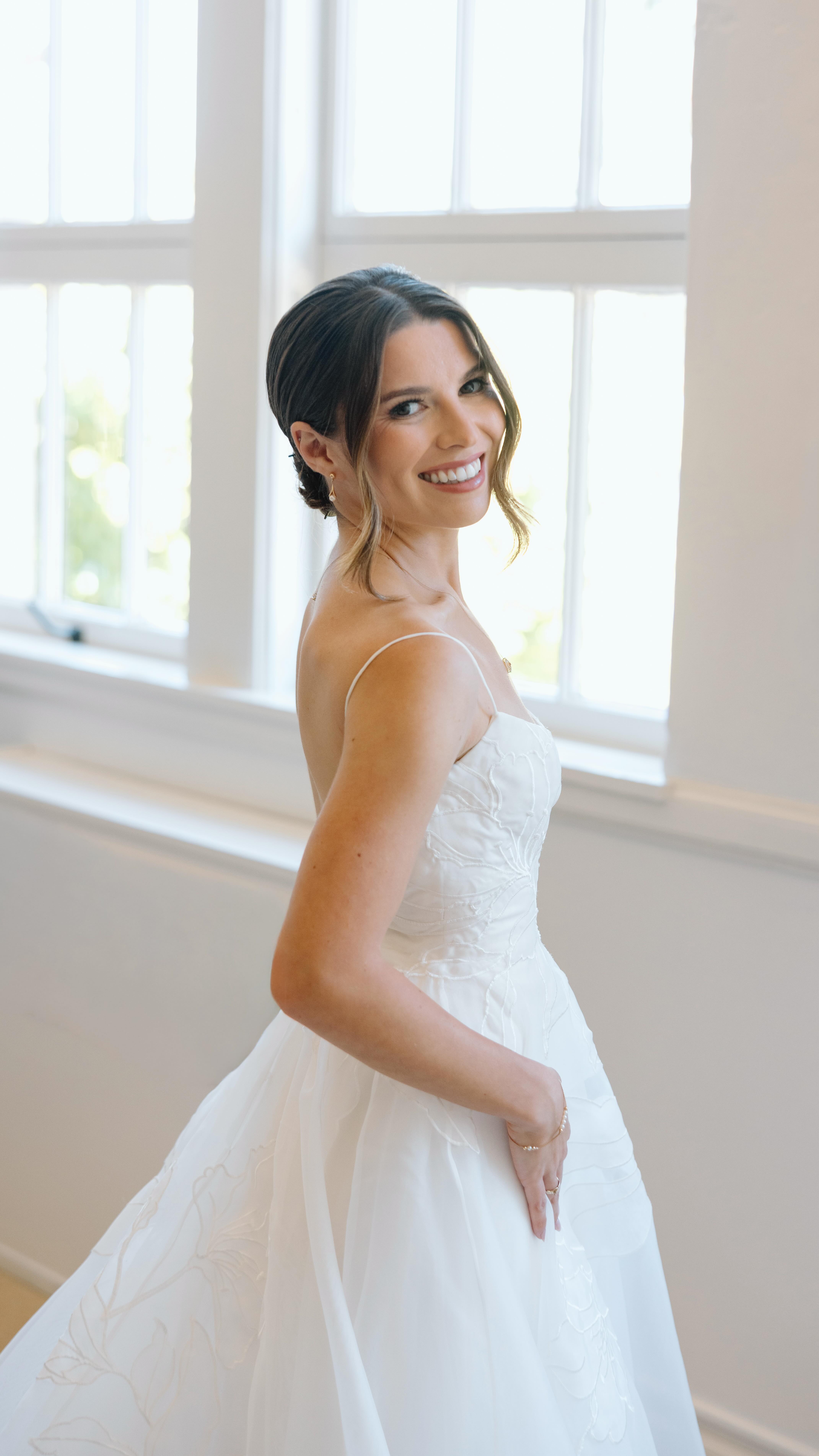 The most common question we get as a Bridal Hair and Makeup team…
”Will I have the same artist for my preview as my wedding day?”
And the answer is ABSOLUTELY!! We wouldn’t have it any other way!
Is that a thing? Different artists?
Other than an emergency situation..
💄 Our Beautiful Bride, Katie was taken care of by our Senior Artist, Stephanie
📸Cover photo @lauraburnsphotography
#stephaniebbnv #bellabridalnv #napawedding #napaweddingmakeupartist #sonomamakeupsrtist #napavalley #napa