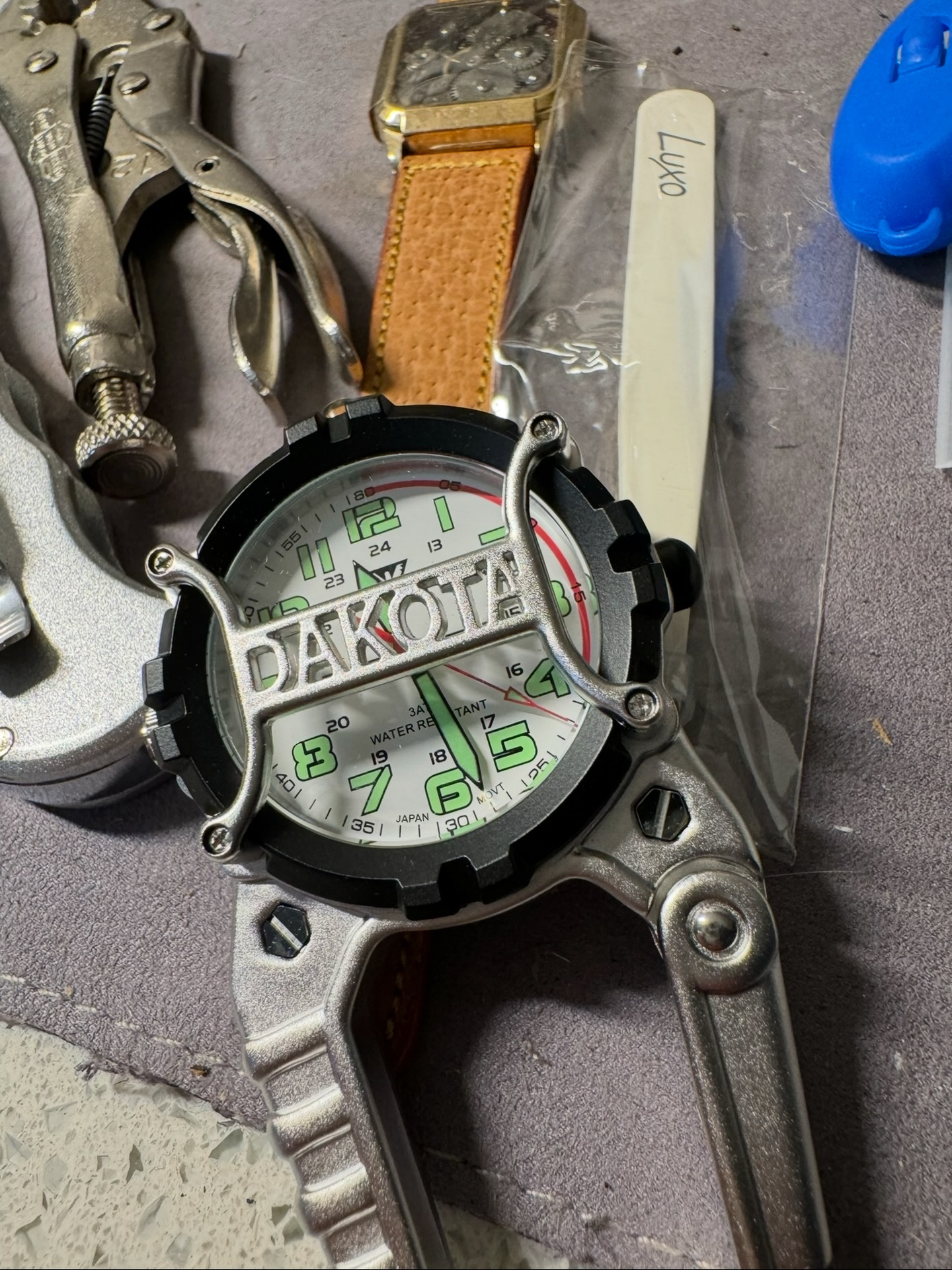 Get the greatest gift for the handyman in your life for Valentine’s Day 🥰🧑🔧 Now 50% off, get it while you still can!
Link in bio!
#dakota #watches #valentinesdaygiftsforhim #gift #outdoorsman