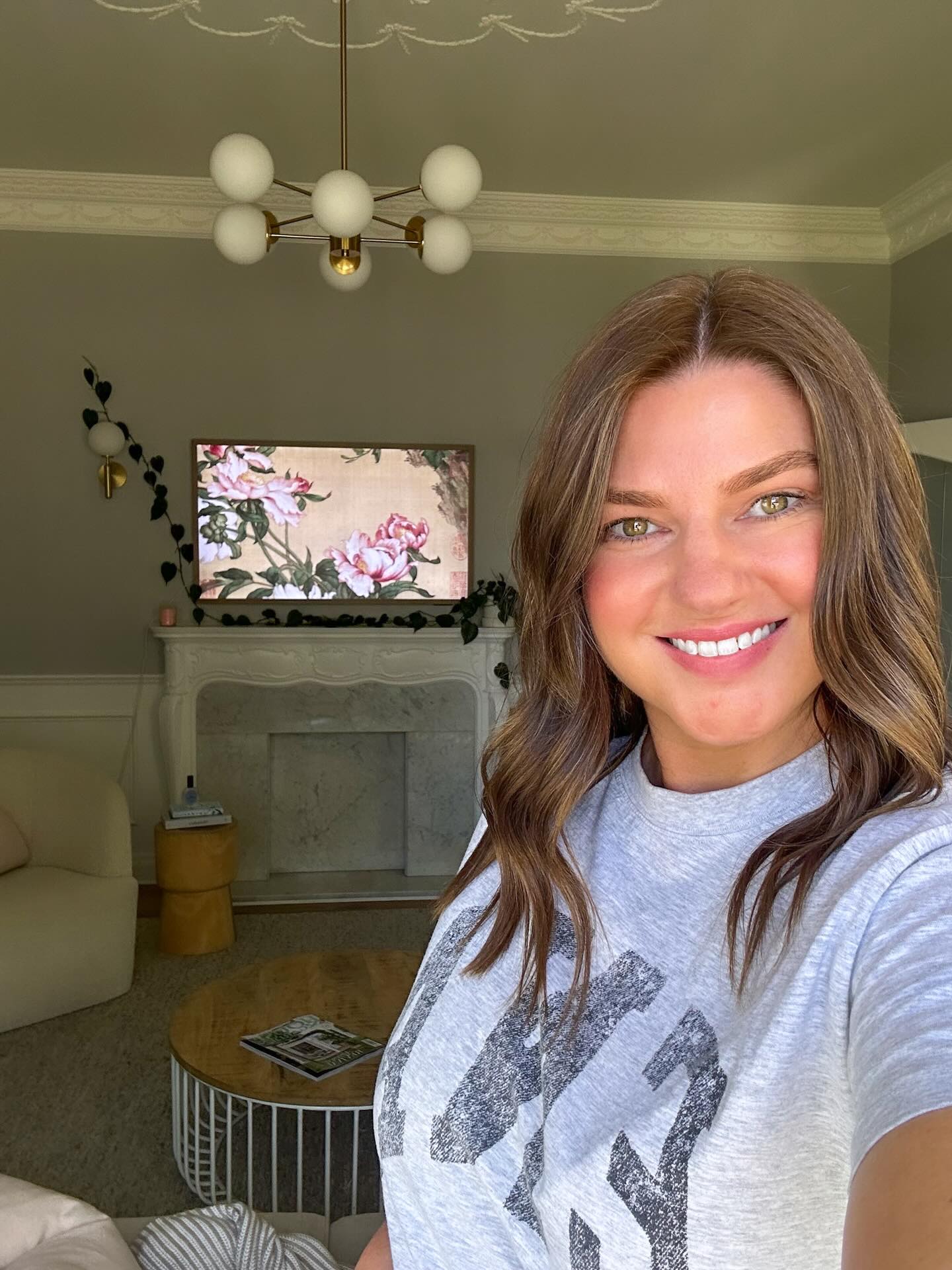 This time of year quietly stirs a lot.
Second week back at school.
New routines.
Kids growing, changing, needing different things.
And that familiar internal pull to “get back on top of everything.”
What I notice - in the therapy room, in conversations with business owners (and in my own experience!) is that so much is being carried beneath the surface.
😮💨 Concerns about kids and screens.
😮💨 Worry about behaviour or regulation.
😮💨 The mental load of holding it all together.
😮💨 The pressure to be calm, capable, productive… while everything keeps moving.
From the outside, life often looks “fine.”
Inside, it can feel loud, tender, or heavier than expected.
Nothing is wrong with you if this season feels like it’s taking more energy than you anticipated.
Transitions always do - even the good ones.
If you’re feeling a bit unsettled, emotional, or stretched right now, you’re not alone.
And you don’t need to push through it quietly.
Sometimes what helps most is being understood - and having space to slow things down enough to hear yourself again.
If this resonates and you’re feeling like some extra support would help, I’m currently welcoming a small number of new clients for therapy and business coaching. Hit me up in my DMs or via my website ✨