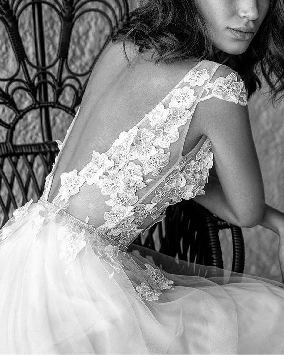 Gorgeous details via @florabridal