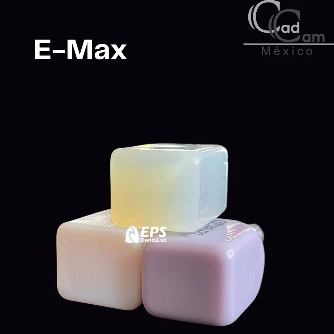 Tipos de trabajos en E-max: Carillas, Coronas e incrustaciones. La versatilidad de E-max, abreviatura de "Esthetic Maximum", es una cerámica vítrea de disilicato de litio que ha revolucionado la forma en que abordamos las restauraciones dentales. Su composición única combina estética y funcionalidad de manera excepcional.
------
Aviso de responsabilidad: Todas las fotos publicadas en esta cuenta de Instagram son propiedad intelectual de Estudio de Porcelana Suizo S.A de C.V. y están protegidas por derechos de autor. #CadCam #Mexico #Cromocobalto #implantologia #implantesdentales #dentistry #dentista