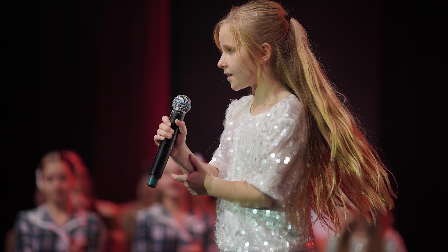 Es geht wieder los!! U ready? We can’t wait!!!
Kontakt: info@spotlight-kids.de //
whatsapp: 01577-40238529 @gospelprojektruhr