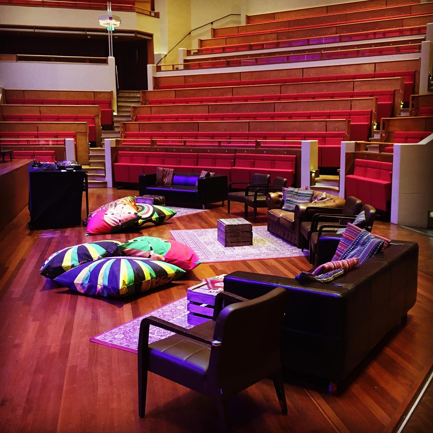 Tonight the public will be very comfortable!
#piecesoftomorrowfestival #leraauerbach #utrecht #netherlands #ondesmartenot #martenot #concert