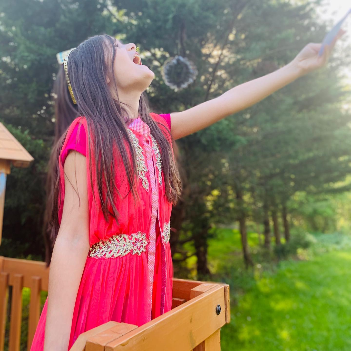 Happy Earth Day!! Lots of our challenges are designed to get kids outdoors, appreciating nature. Check out this #RealKid performing her poem, “An Ode to Earth Day”, as a part of the #PoetryChallenge
www.realkidsplay.com #realkidsplay #earthday #outdoors #poetry #kidsoutside #spring #springbreak #outdoorlearning #earthday2023