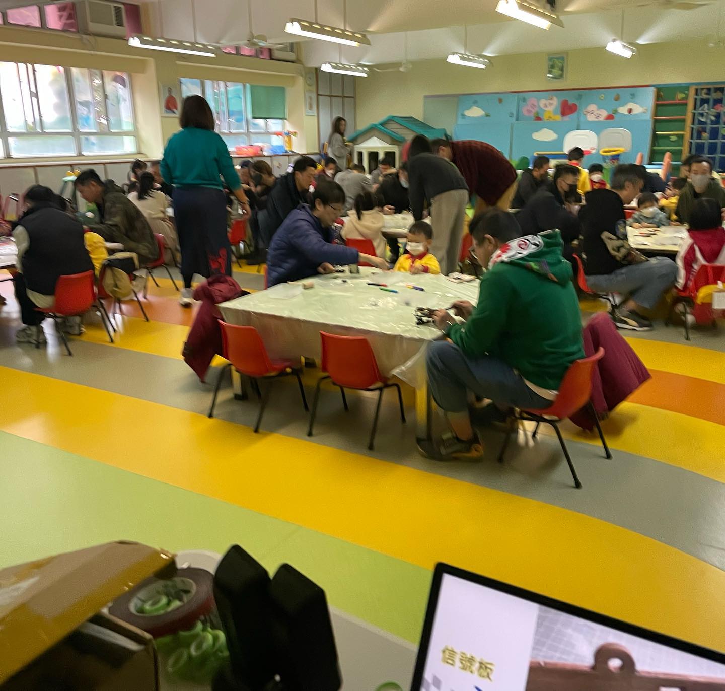 🌟Last week, we had the joy of hosting a STEM Day at the local kindergarten, which was a delightful success with 80 children and parents participating. It was a day dedicated to fathers and children, creating an opportunity for them to bond while building toys together. Everyone had a wonderful time engaging in the activities.🎓👨👧👦✨
#stemday #familytime #dadandkids #funday #harukiroboticslab #kindergarten #hongkong