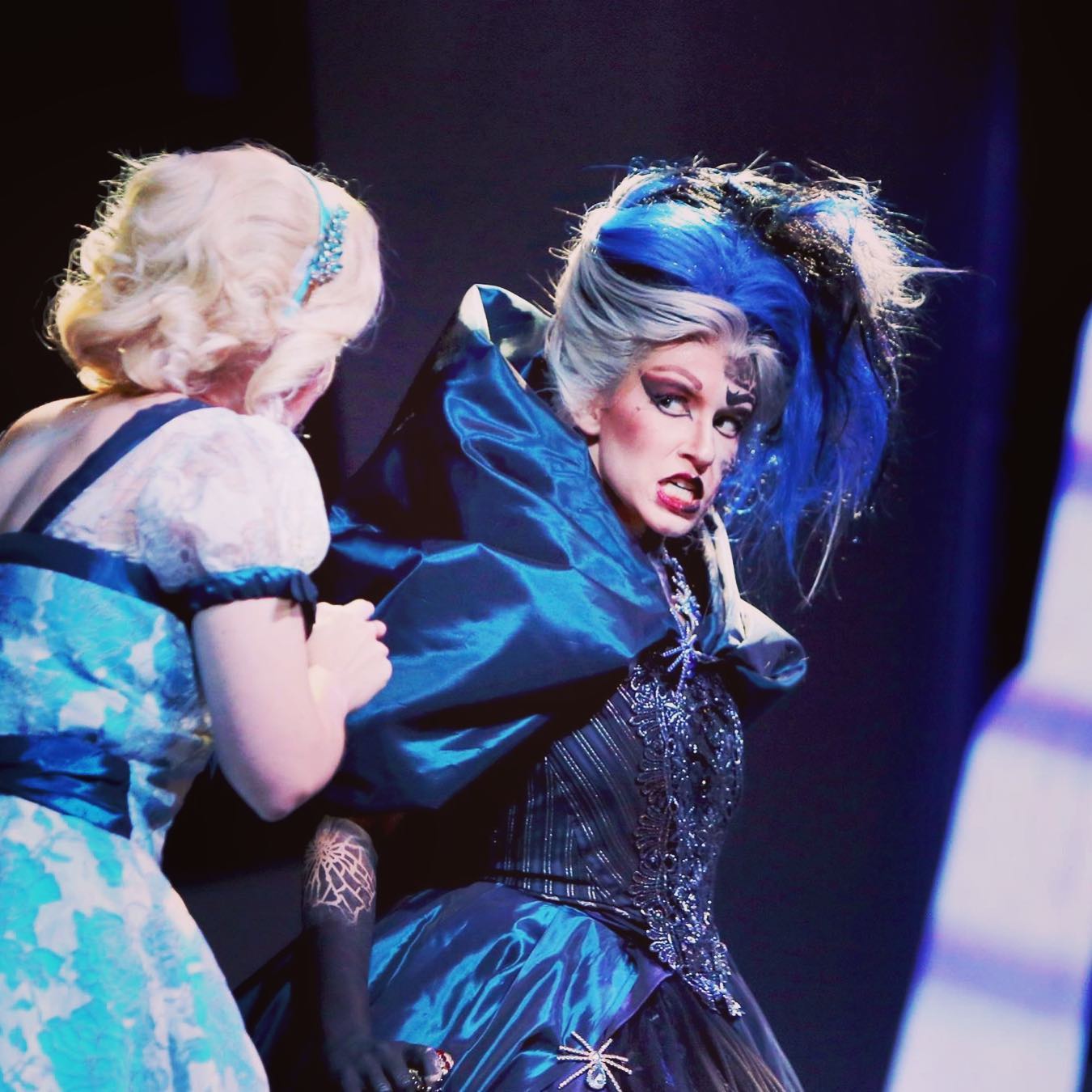 It’s no surprise how much I love opera. #WorldOperaDay is even more meaningful this year in light of the pandemic that has wreaked havoc on the arts scene. Despite theaters remaining dark, it’s been beyond inspiring to see colleagues near and far keeping art alive, and finding innovative ways to bring the gargantuan magic of theater to our little screens and fingertips. If this year has taught me anything, it’s that not even a global pandemic can squash the need for art!! So, for that, I offer a photo of my favorite Queen and invite you to join her in giving a “high F” you to the virus!! TAKE THAT! (Also Happy Halloween)
📸: @courtneyandsherman
Costume design: Aaron Chvatal
Wigs/makeup design: @nottinghamdesign
#staccatoandstilettos #arpeggionoyoudidnt #sarastroisthepatriarchy #viruscanttakeawaymycrown #shesjusthangry #maybeimjusthangry #operaisalive #operasingersofinstagram #musicconnects #comeatmeworld #happyhalloween #tistheseasontobespooky