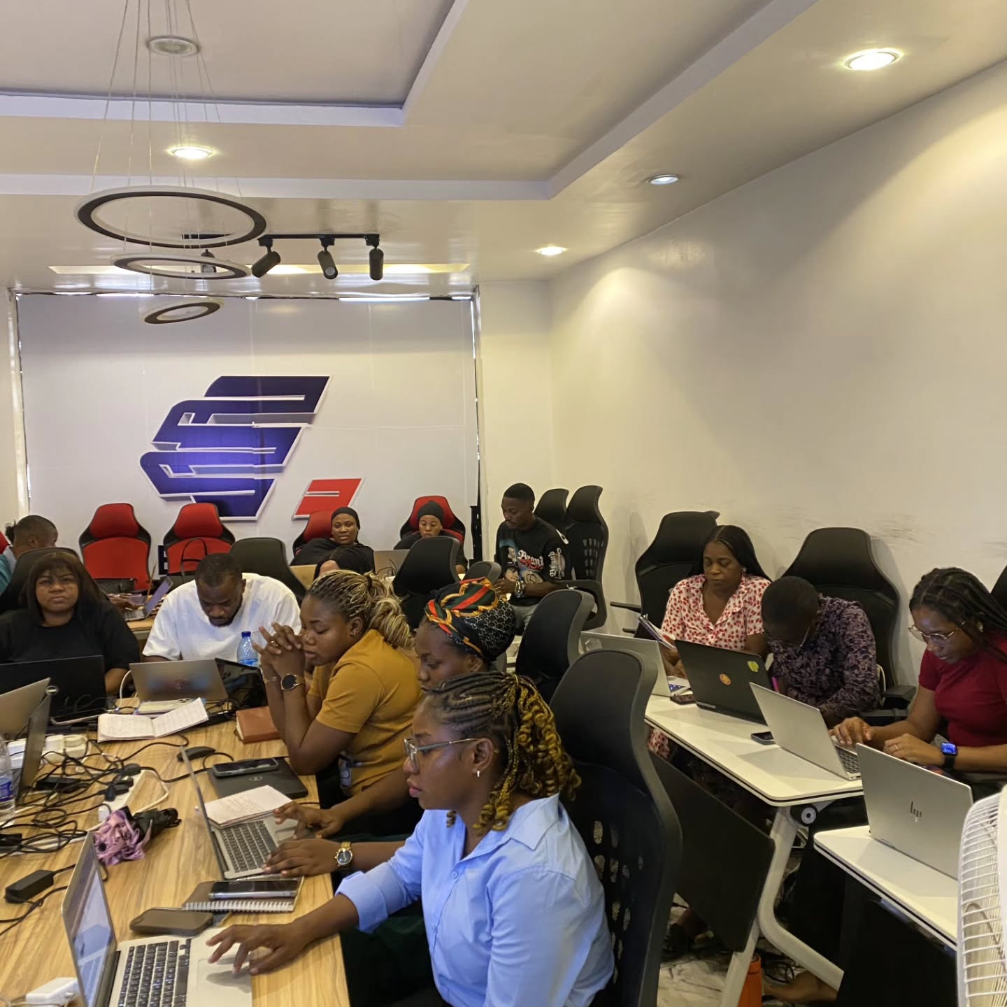 “If you can dream it, you can achieve it.”
Today, that dream took its first real step.
A new Data Analysis class has started in Abuja —
filled with people who once only imagined a better career…but finally decided to work for it.
Some of these students have carried their dreams quietly:
📌Dreaming of better pay, but stuck on the same salary
📌Dreaming of growth, but trapped in the same role
📌Dreaming of opportunity, but lacking the right skill
For a long time, the dream felt far.
Fear whispered, “What if I fail?”
Life said, “Bills first.”
Time kept passing.
But today, they showed up.
With laptops.
With questions.
With hope.
They chose to believe that their background does not define their future.
That learning a new skill can rewrite their story.
That they deserve more than survival — they deserve progress.
If you’re reading this and your dream feels delayed…
If you know you’re capable of more but don’t know where to start…
Let this be your reminder:
Dreams don’t work until you do.
And today, in Abuja, the work has begun 💪💪