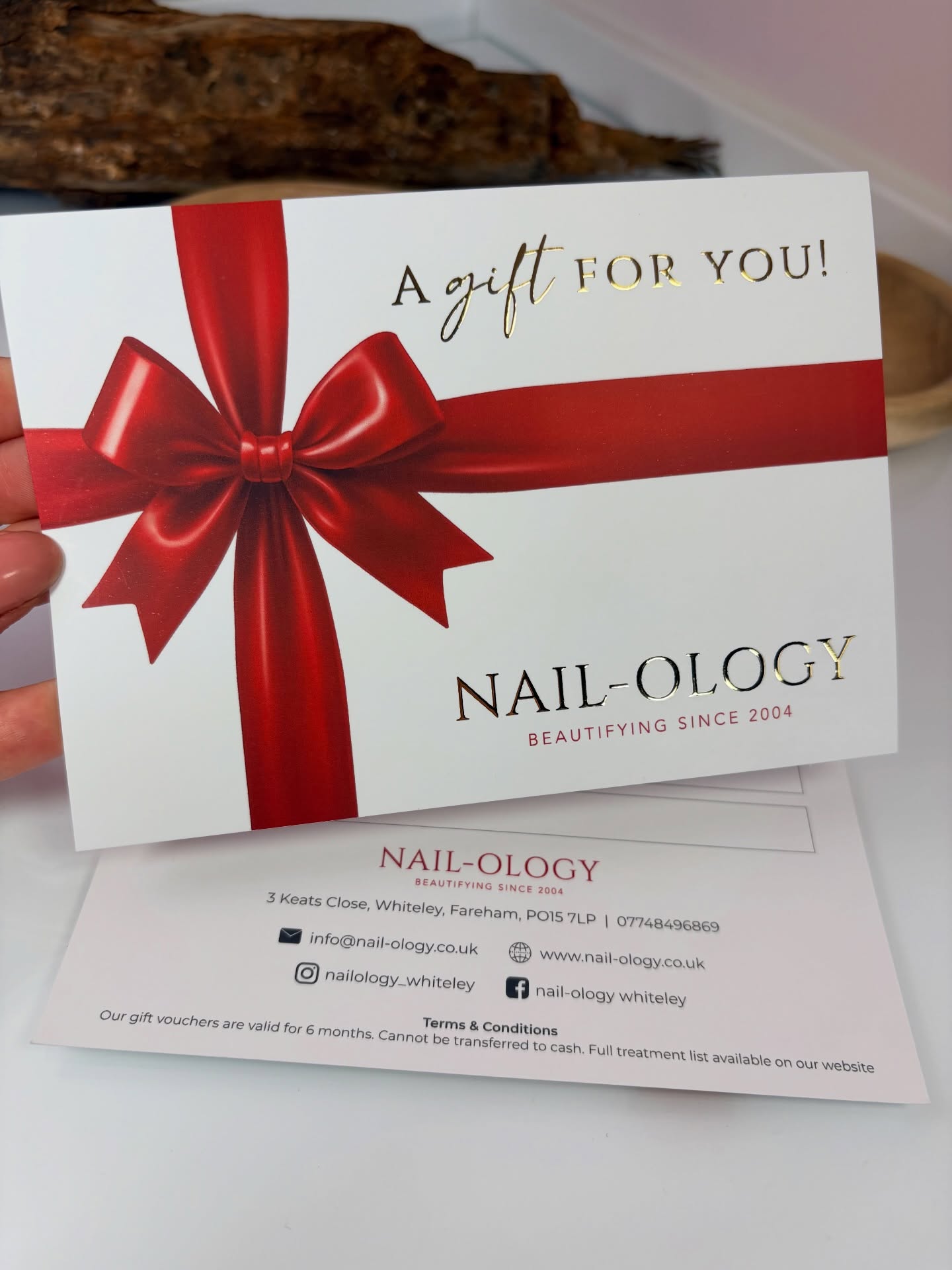 The most gorgeous red and gold gift vouchers for @nailology_whiteley ❤️