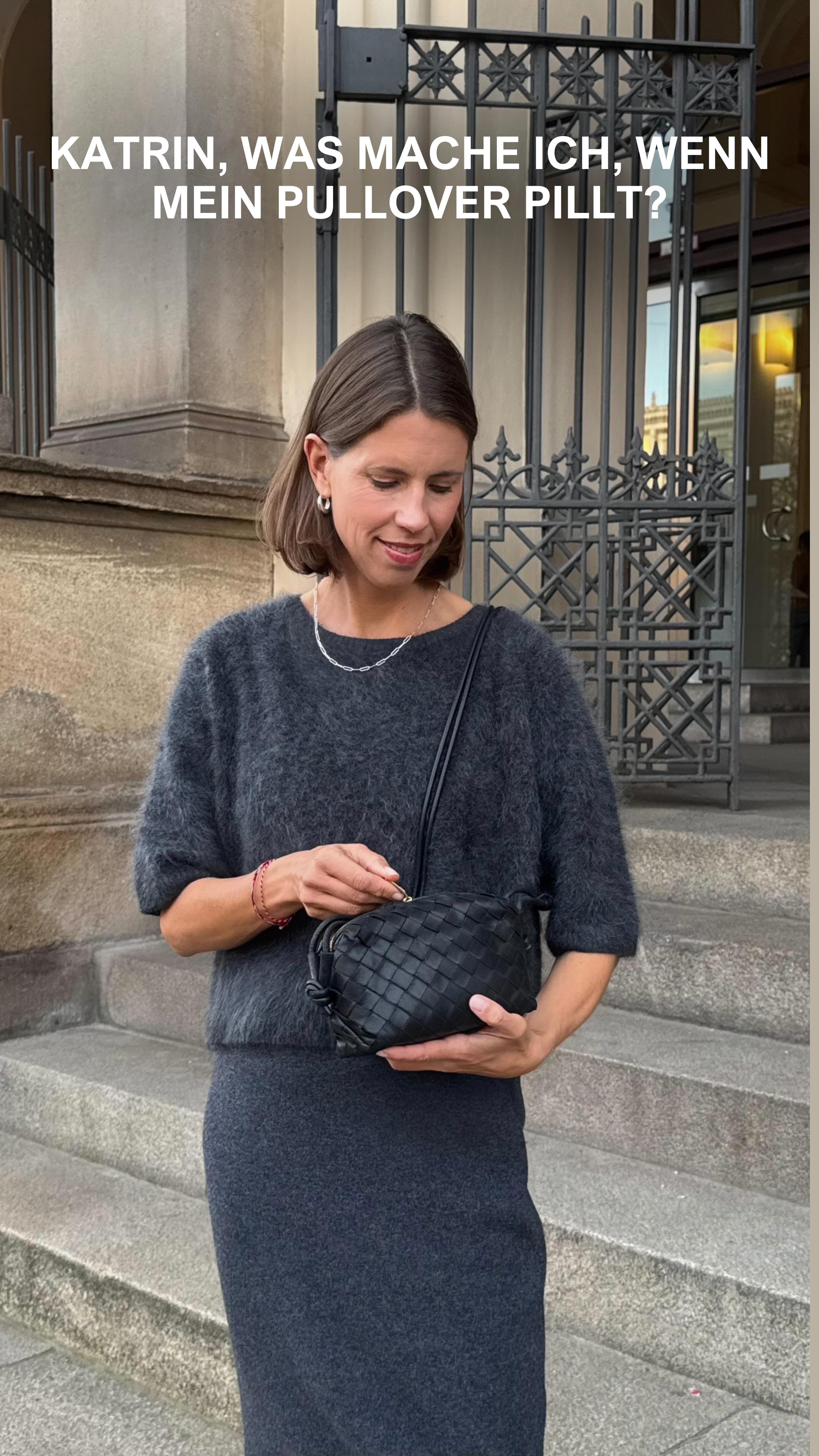 Eure Kaschmirteile haben Pilling? Kein Problem.
Kaschmir ist ein wundervolles Naturmaterial – aber nur mit der richtigen Pflege bleibt es lange schön.
Ich bekomme dazu so viele Fragen:
Wie waschen?
Wie trocknen?
Was tun bei Pilling?
Deshalb habe ich meinen Kaschmir-Pflege-Guide für euch zusammengestellt.
Kommentiert unter diesem Reel und ich schicke ihn euch automatisch zu 🤍