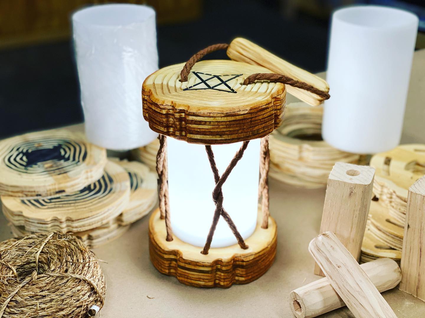 Make, make, make! Gotta make more test lanterns!
@flightschoolstudio
.
.
#prototype #prototyping #propdesign #cncrouter #cnc #cncmachining #fabrication #digitalfabrication #fabricationlife #design #craft #maker #makersofinstagram #makers #builder #makersgonnamake #makeyourmark #makeyourmarkgarland #hapticworkshop