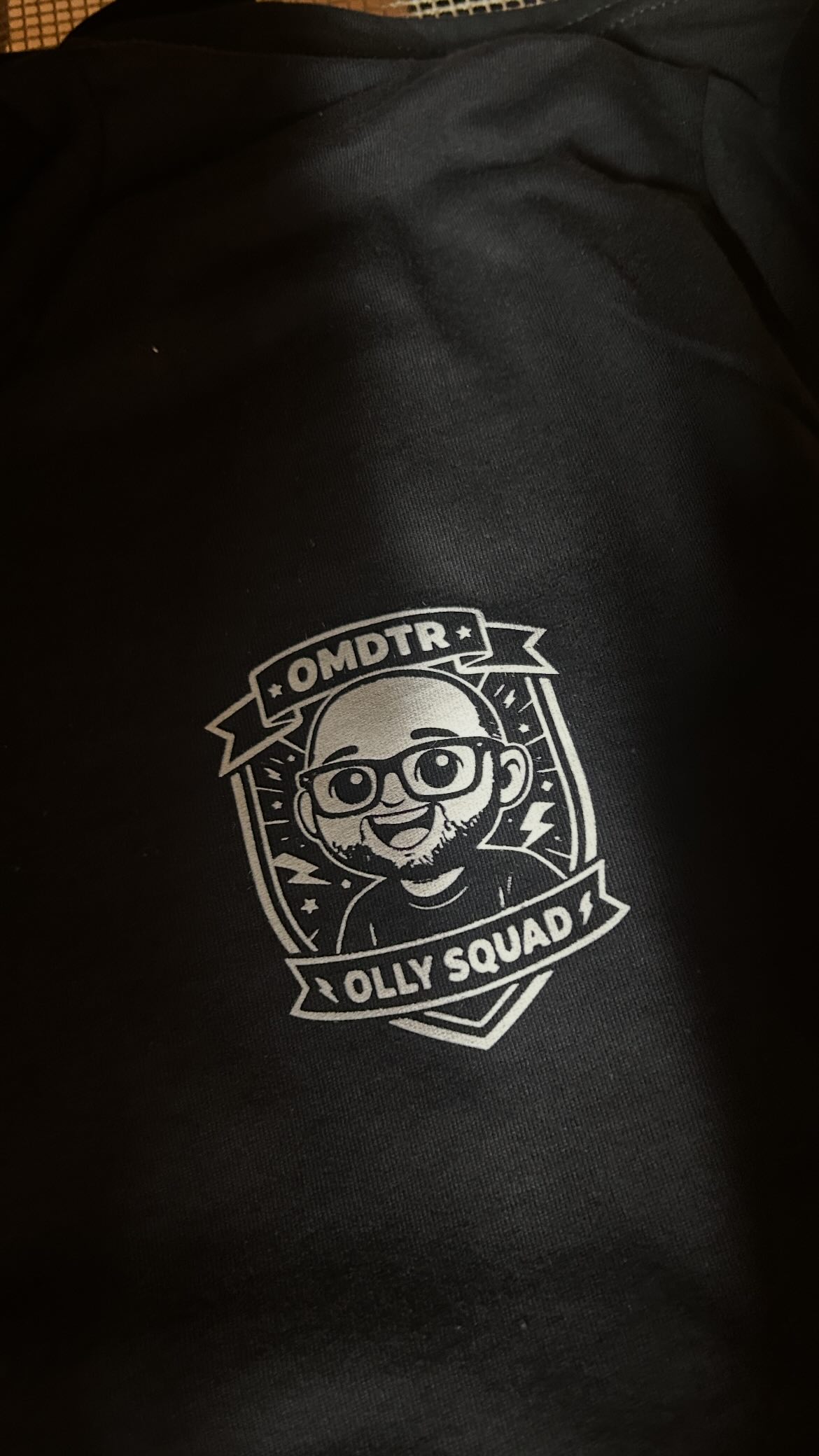 This week I’ve been getting to grips with Whatnot, which I’m pretty unfamiliar with, following a call from Olly aka OMDTR. He sources and sells collectible Funko Pop figurines and has amassed quite a following doing so, so the time felt right for merch. So happy to be involved and looking forward to seeing his brand grow.
#screenprintinguk #screenprinting #merchprinting #funkopop #sustainablemaker