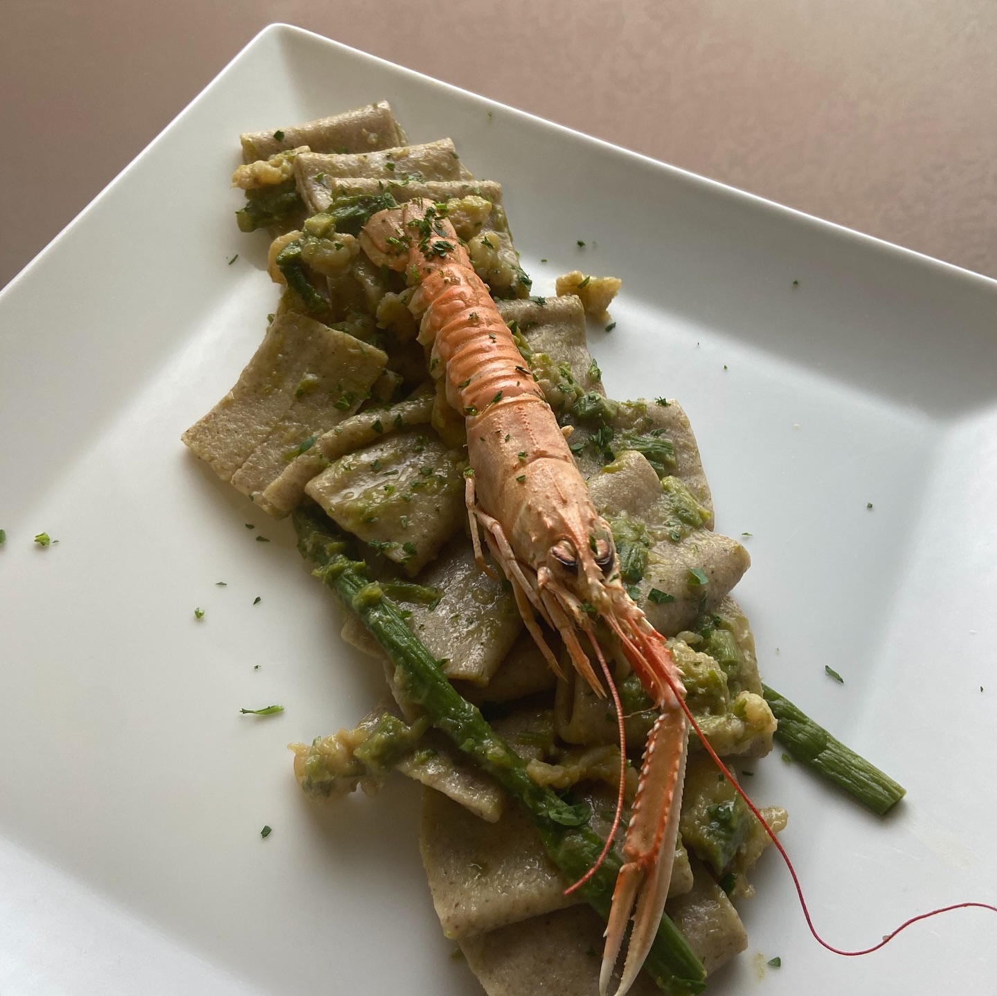 🍝Pacchero integrale di farina di Mischiglio, asparagi di stagione e scampi.
🍽️Una pasta diversa dal solito,
ingredienti scelti, equilibrio e gusto.
La nostra idea di cucina, ogni giorno.
Vi aspettiamo a tavola!
📍 Via Contardo Ferrini 86, Samarate
📞 per info 333 991 8226
#daroccistorante #cucinaitaliana #pastafattaintesta #michiglio #paccheri #asparagi #scampi #cucinadistagione #ristorantesamarate