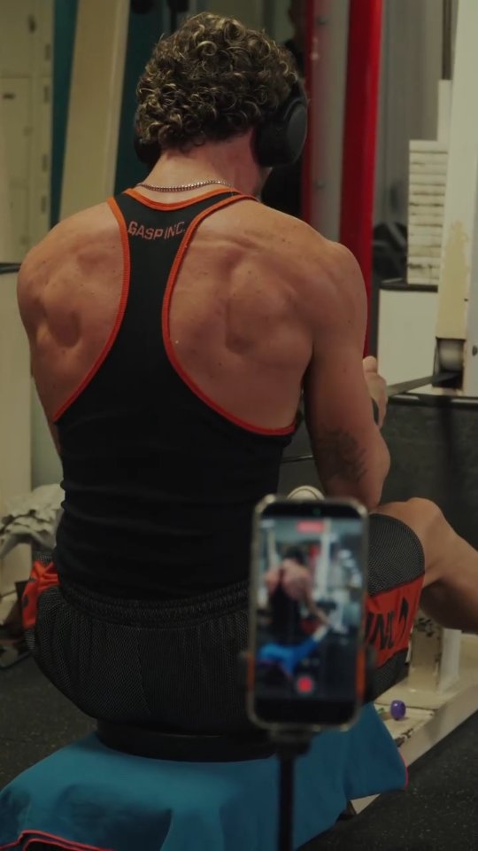 Treino de parte superior pelo nosso @fiquelidiogo 💪👌
É de experimentar 😉