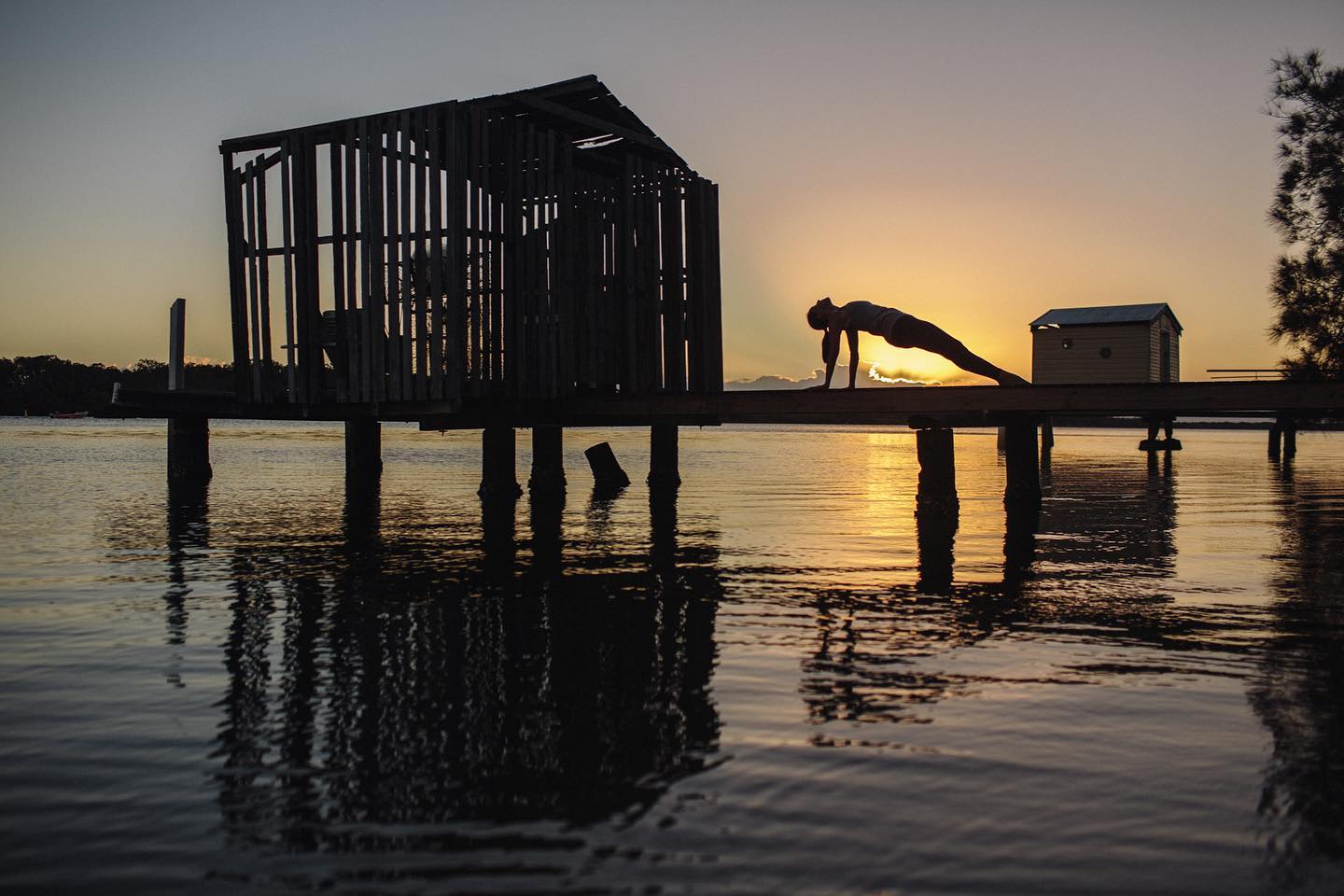 MORNING
I would lose
all other sensations
before this:
warmth of sun on
cool skin
solar fusion
streaming photons
lover’s touch
gentle to the shoulder
close your eyes -
gravity holds you in
a perfect ellipse
with this star
that will rise, rise,
and pull you into
her light.
~ Eujenia Lee
📸 @jazzyconnors @jasmineconnorsphotography