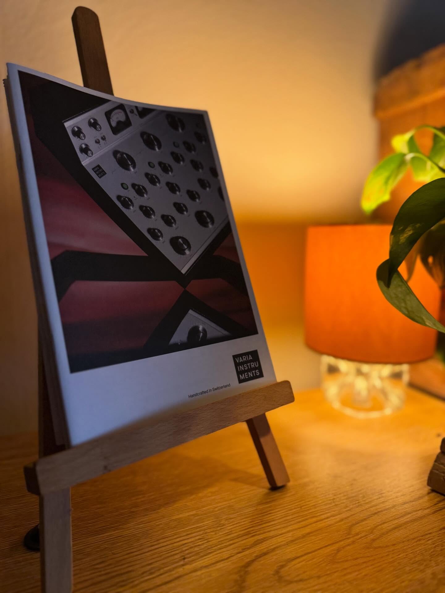 Sincere gratitude to Simon from @variainstruments for the amazing promo package we received today. The RDM40 is such a gorgeous piece of equipment, and we are happy to feature it in the Roxy sound system 🙌