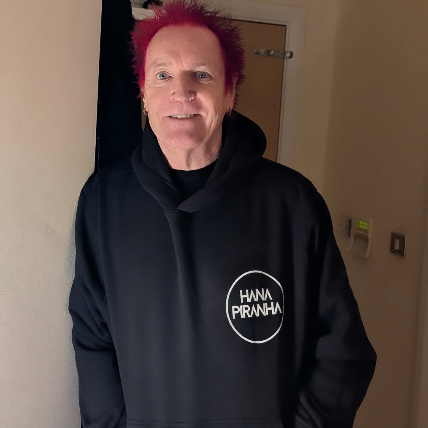 Made it up North and we have HOODIES!!! Modelled by our wonderful tour manager @brad.bennett63
First stop is @bannermanslive Edinburgh tomorrow ๐ค๐ค๐ค