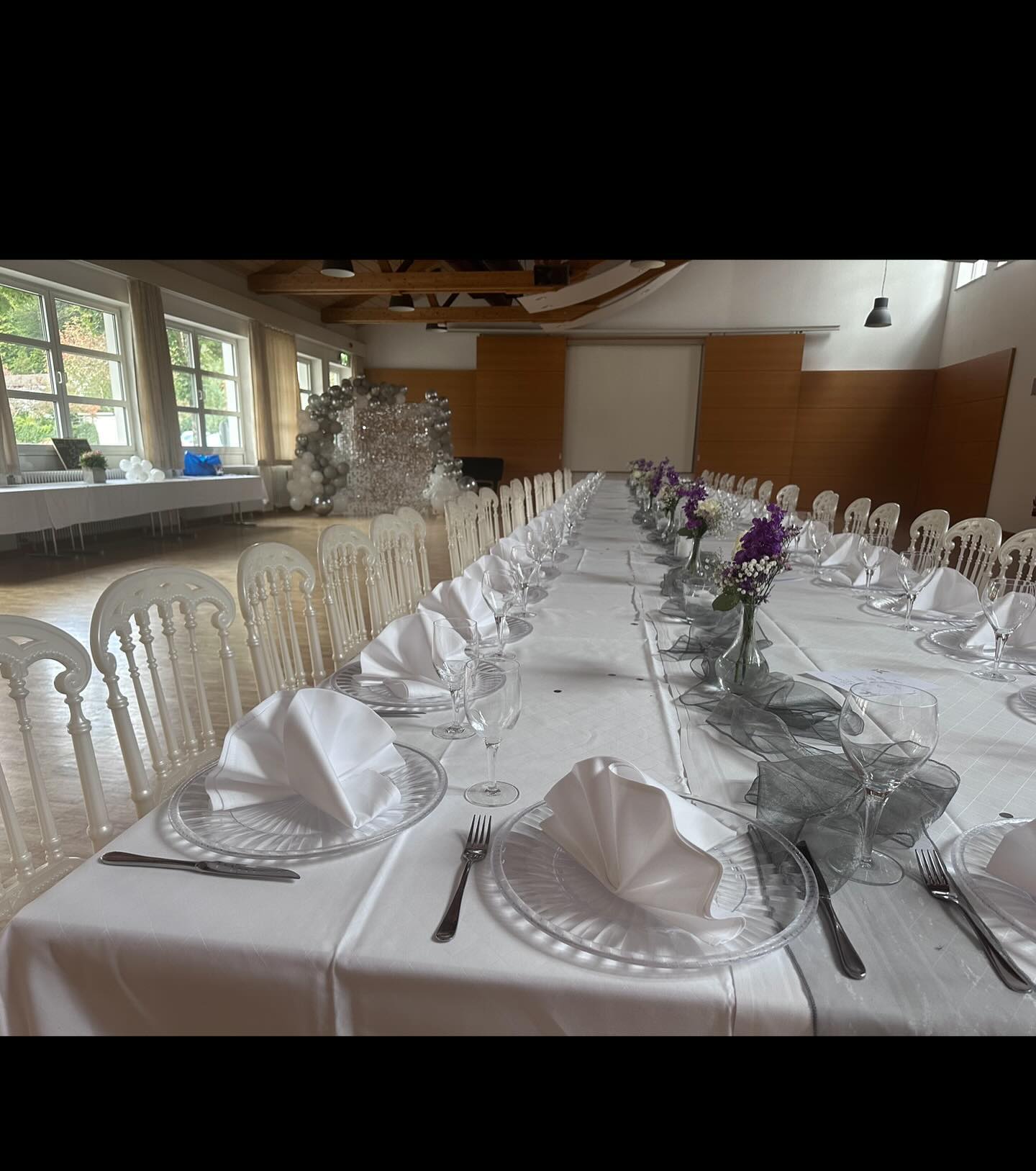 Ob Geburtstag, Hochzeit oder jede andere Feierlichkeit – bei uns seid ihr goldrichtig, denn wir machen aus jedem Anlass etwas ganz Besonderes!” Unser großer Saal🍀
#geburtstag #fy #fyp #augsburg #aystetten #günzburg #donauwörth #b2 #b17 #augsburgcity #dasing #aichach #bobingen #augsburgetkinlikleri #dekorationaugsburg #weihnachtsfeier #krumbach #thannhausen #dinkelscherben #burgau