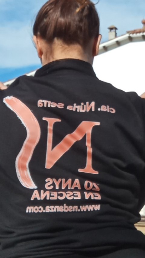 Objectiu: TENIR EQUIPACIÓ PELS 20 ANYS
COMPLEEEEEEERT!!
#compañiadedanza #20AnysDaltElsEscenaris