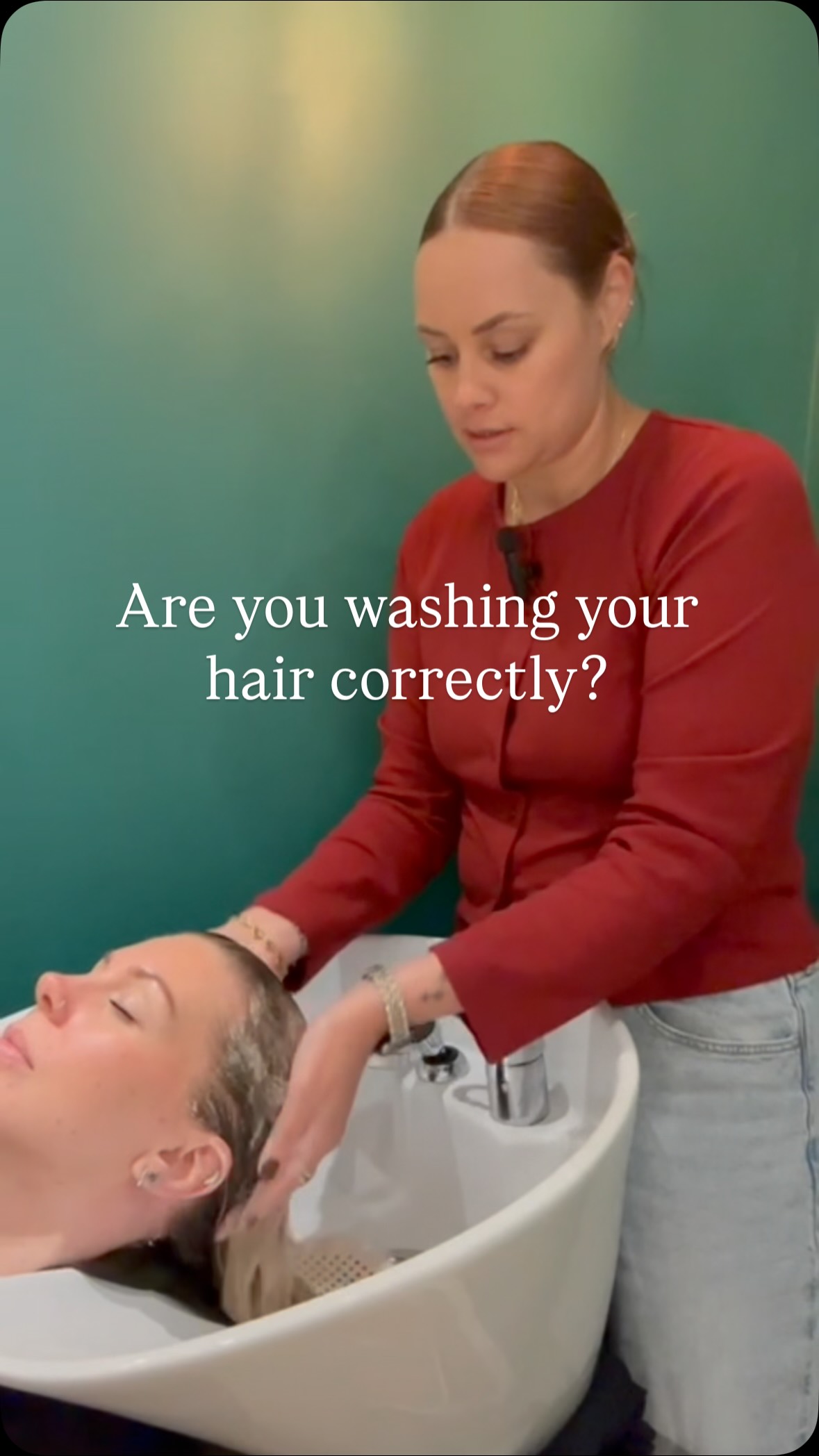 Knowing how to wash your hair right just sounds like a given right?
Wrong! we have a lot of client tell us that they only do one shampoo, use conditioner everywhere or not using the right shampoo to get the best results.
If there’s any other videos you’d like us to make let us know ⬇️💚
